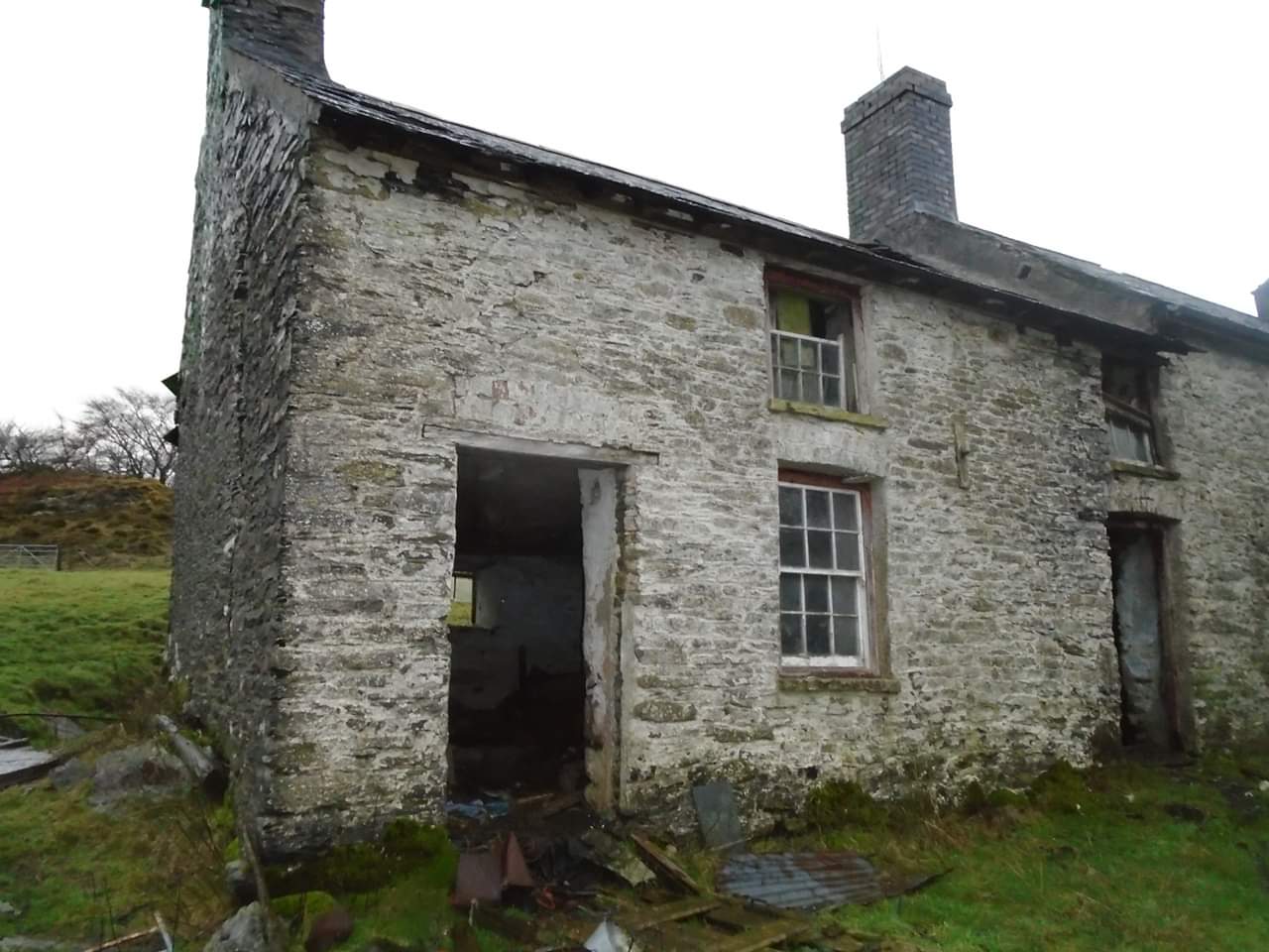 Abandoned farm house high up in the mountains of Snowdonia middle of