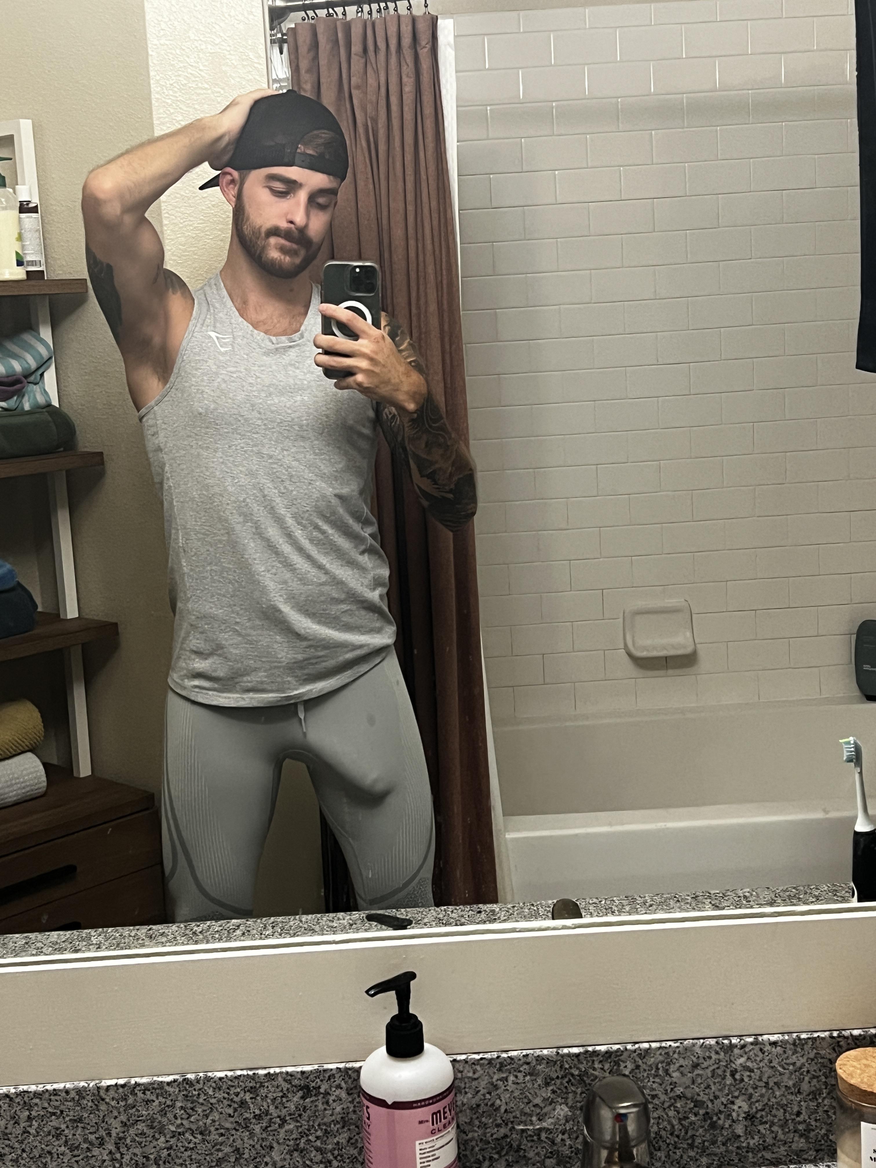 Grey sweatpants season is here (27) r/broslikeus