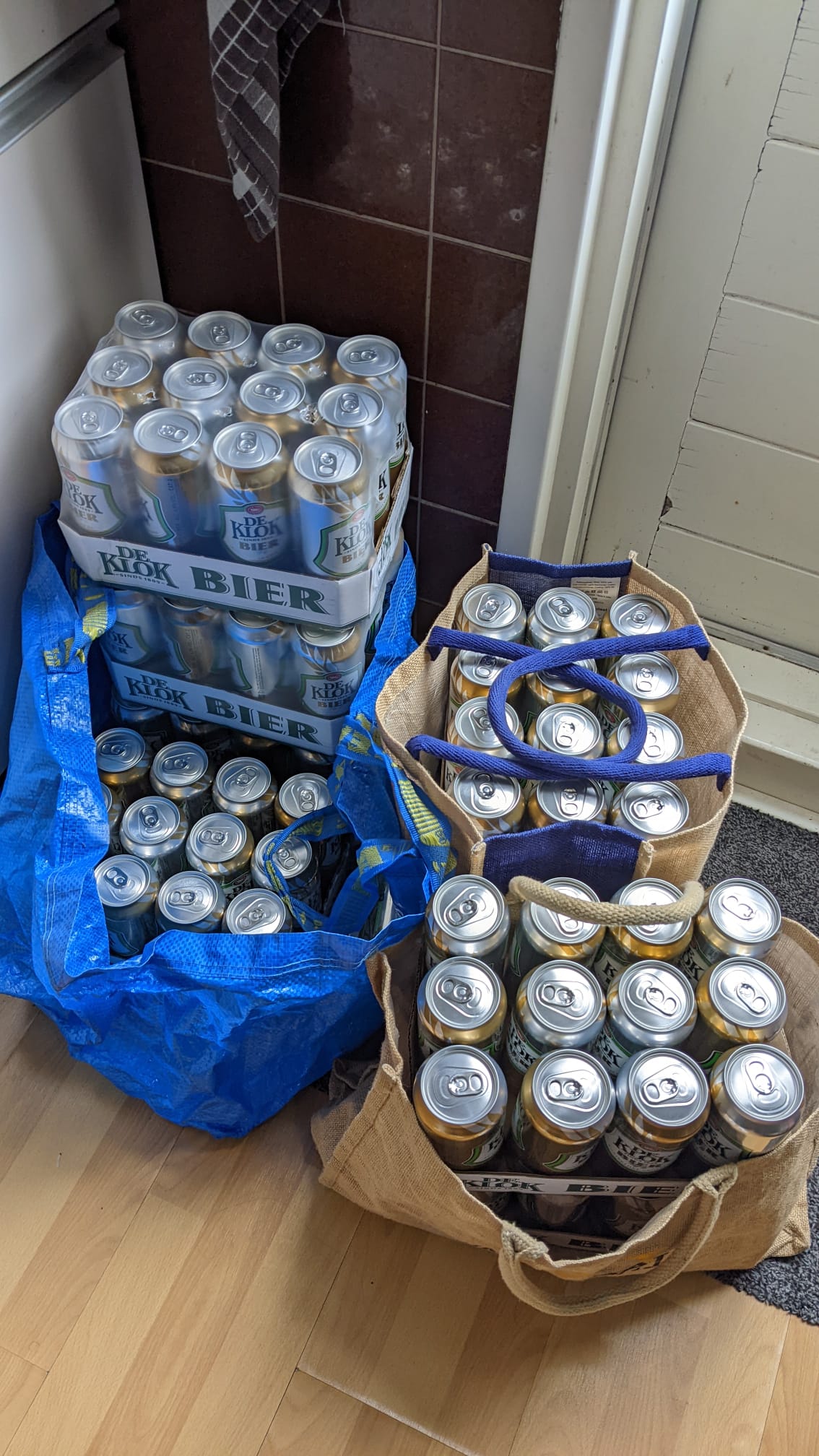 De oud en nieuw Klok is binnen r/klokmemes