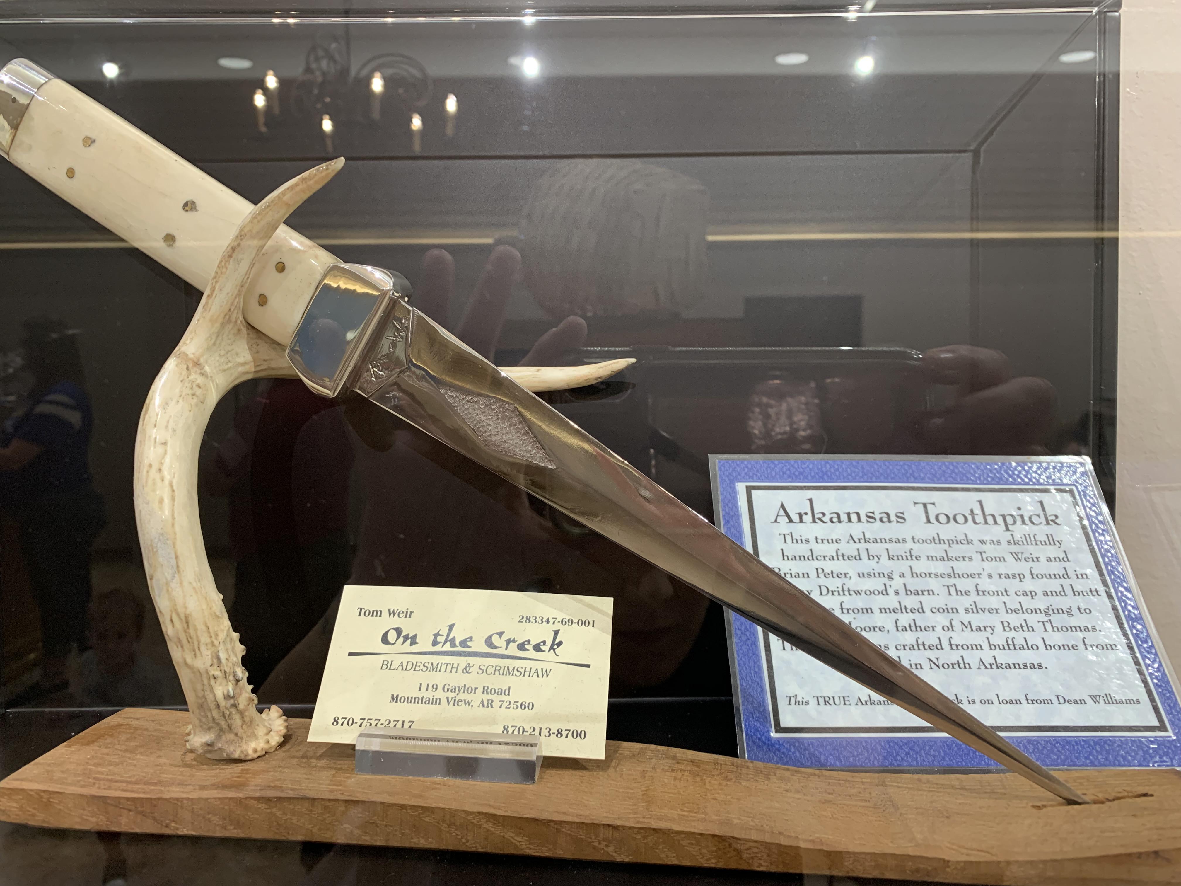 This awesome Arkansas Toothpick I saw. r/knives