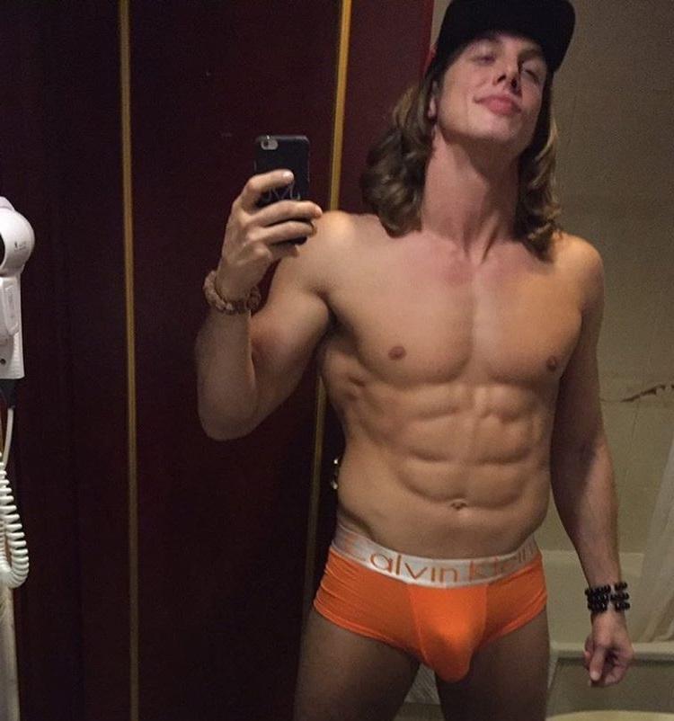 Matt Riddle : WrestleWithThePackage