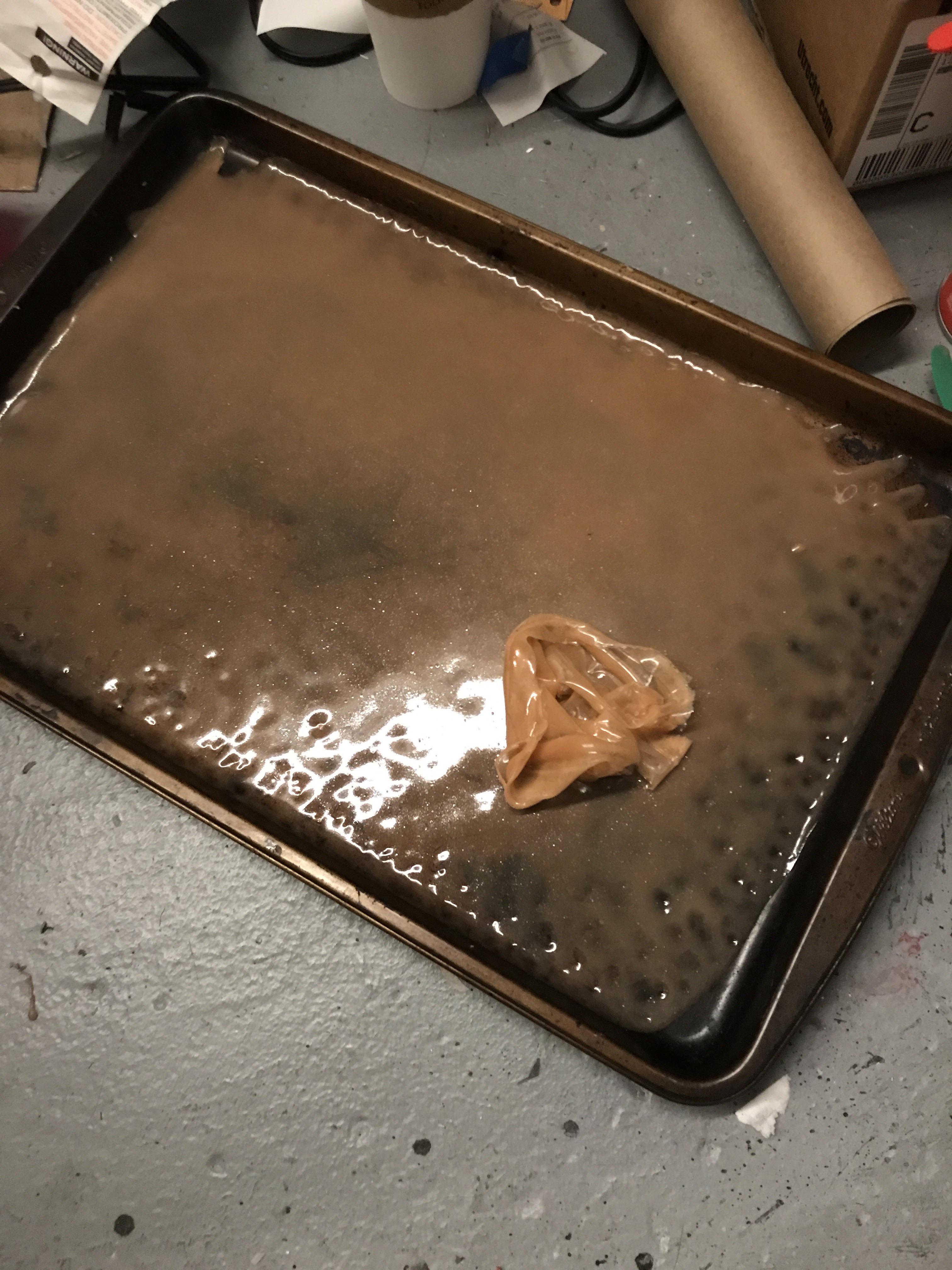 how do y’all get your homemade latex to stop sticking to itself? sfx