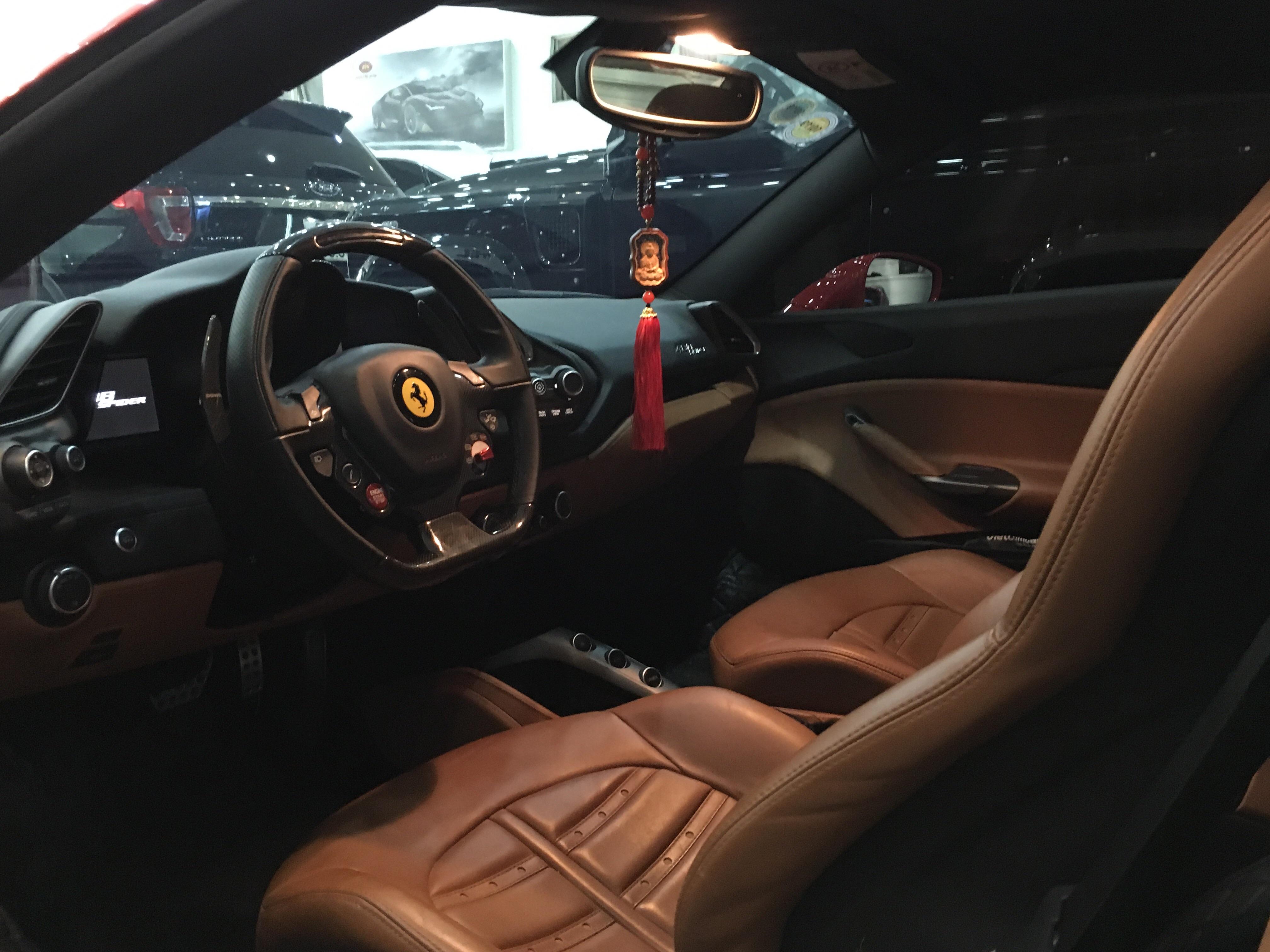 488 Spyder interior Ferrari