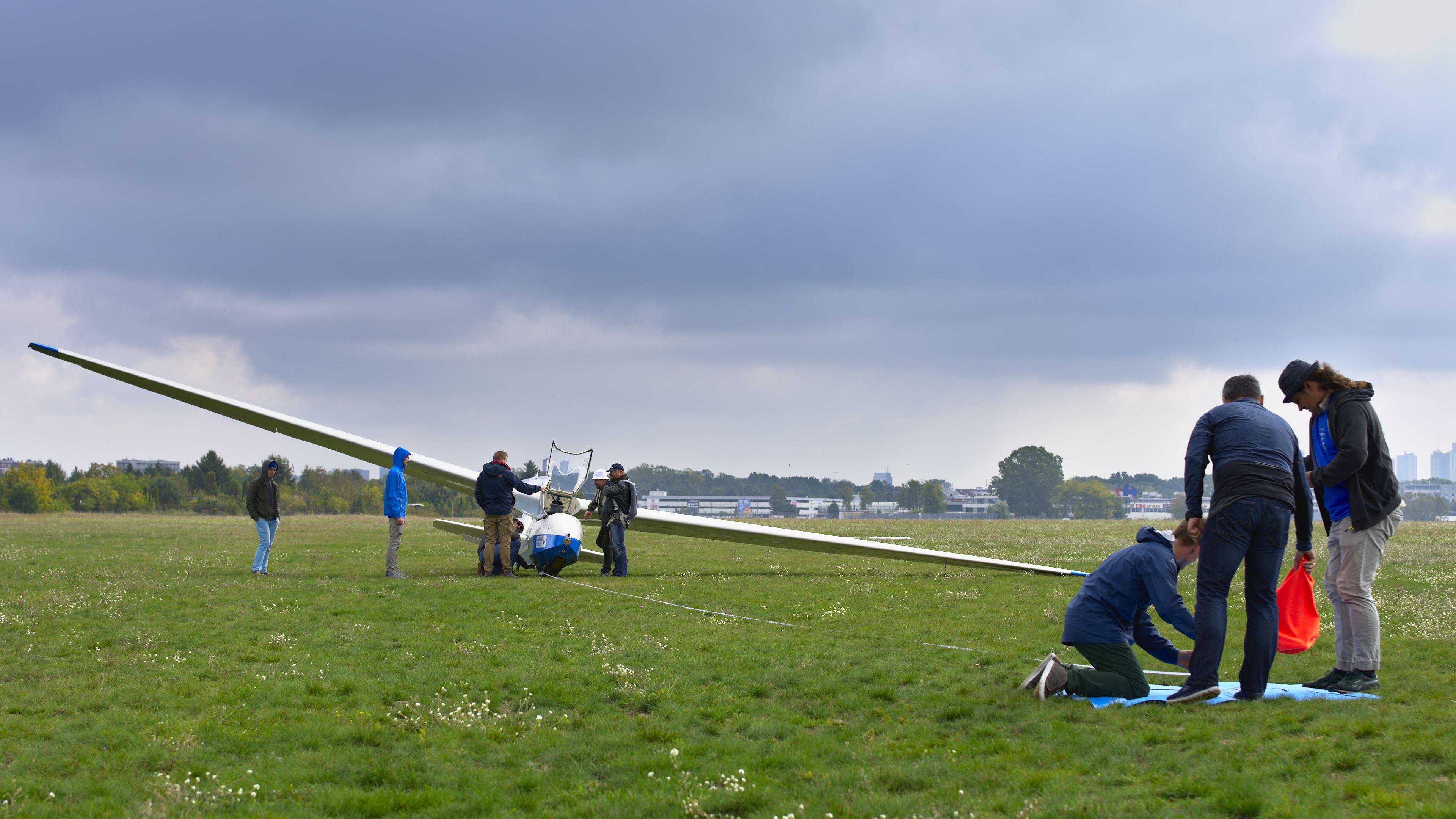 Photo I took during glider precision landing competition. r/Gliding