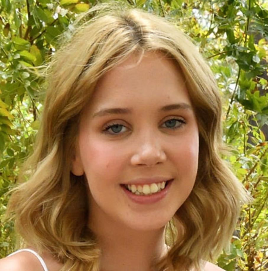 Sophia Sterling : real_18_19_porn_girls