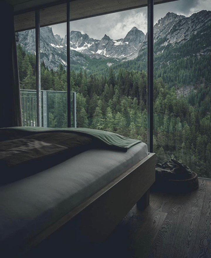 Cozy bed with an amazing view r/CozyPlaces
