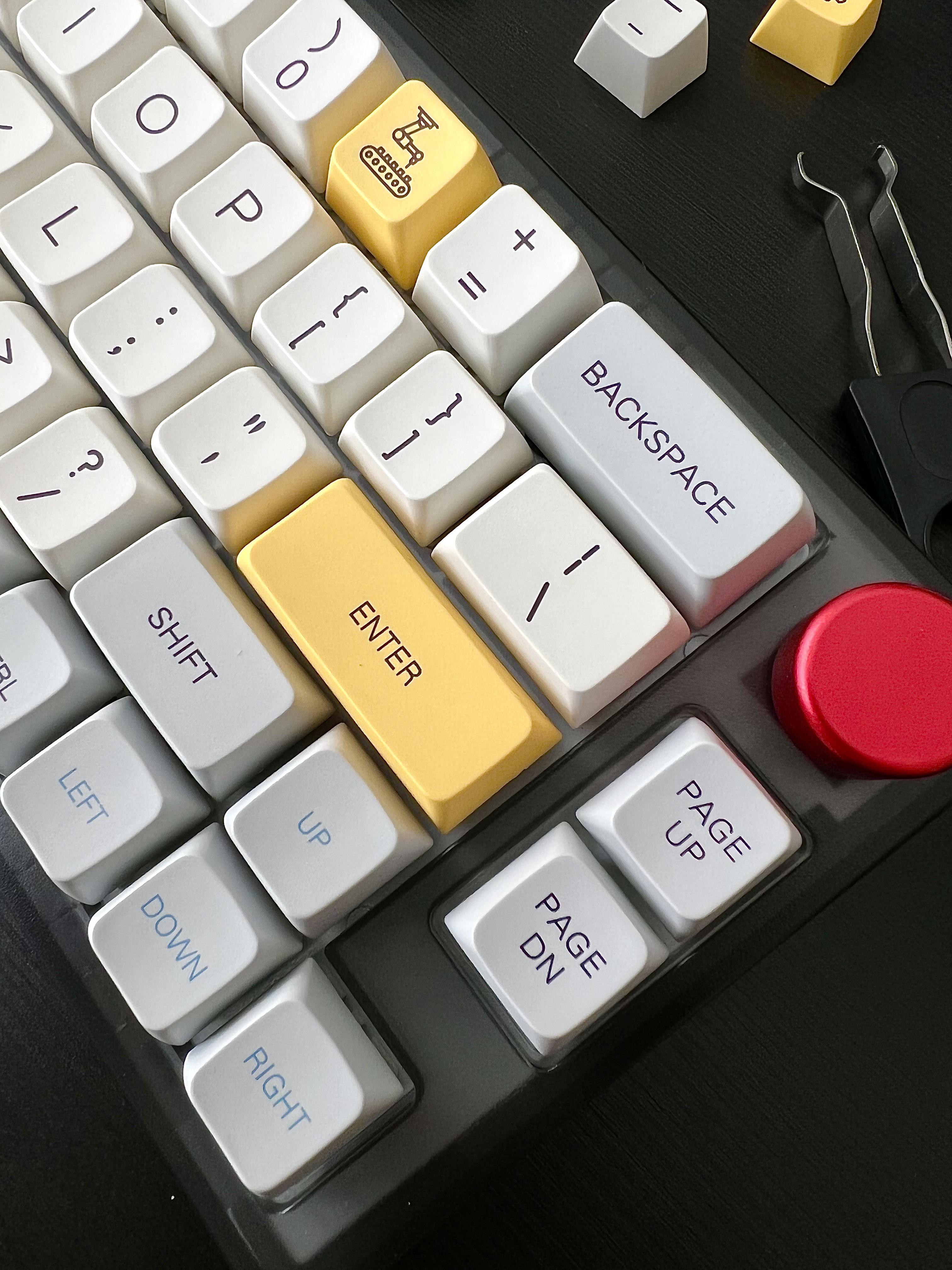 Newest addition and I’m in love. Epomaker TH66 with Gateron pro blacks