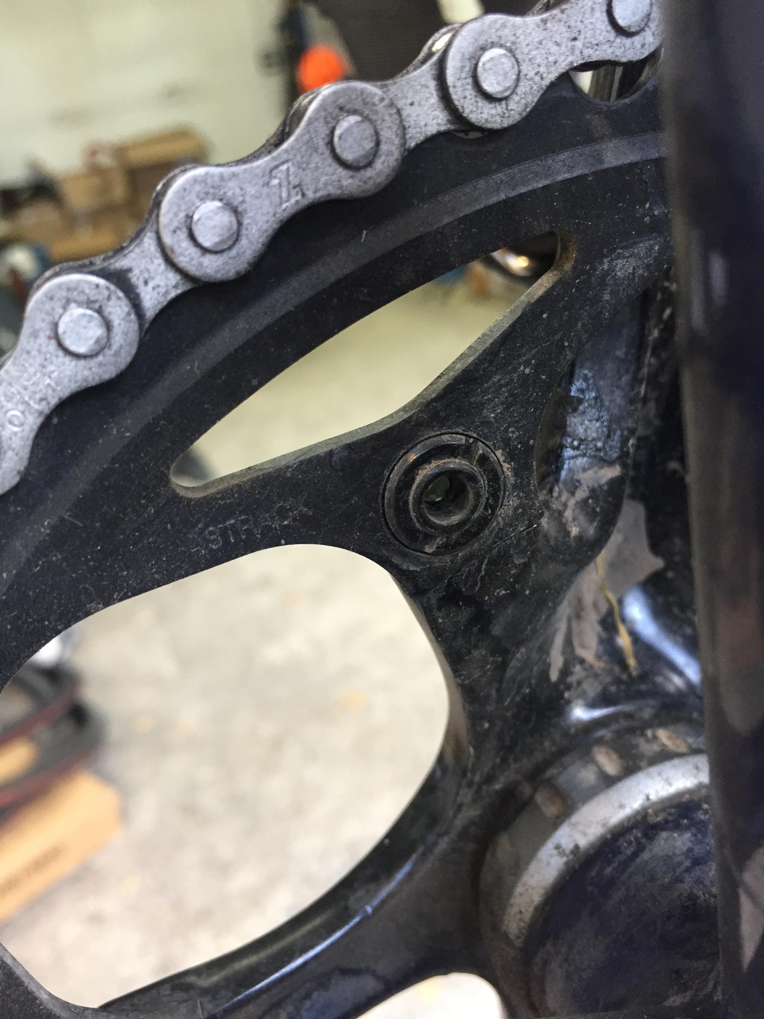 How to remove chainring bolts on SRAM s300 r/bikewrench