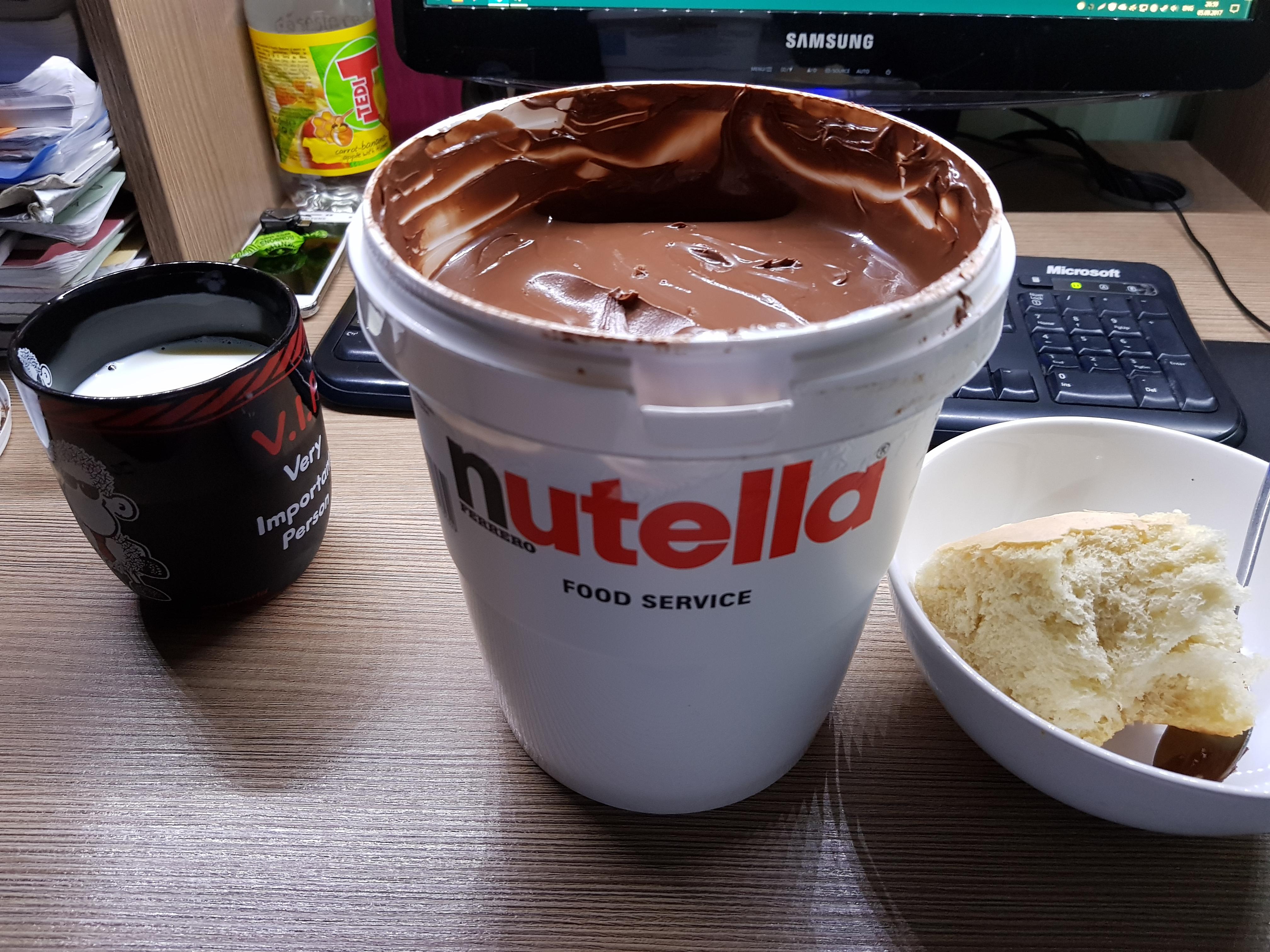 I just received 6kg of Nutella for my birthday (2 buckets of 3kg each