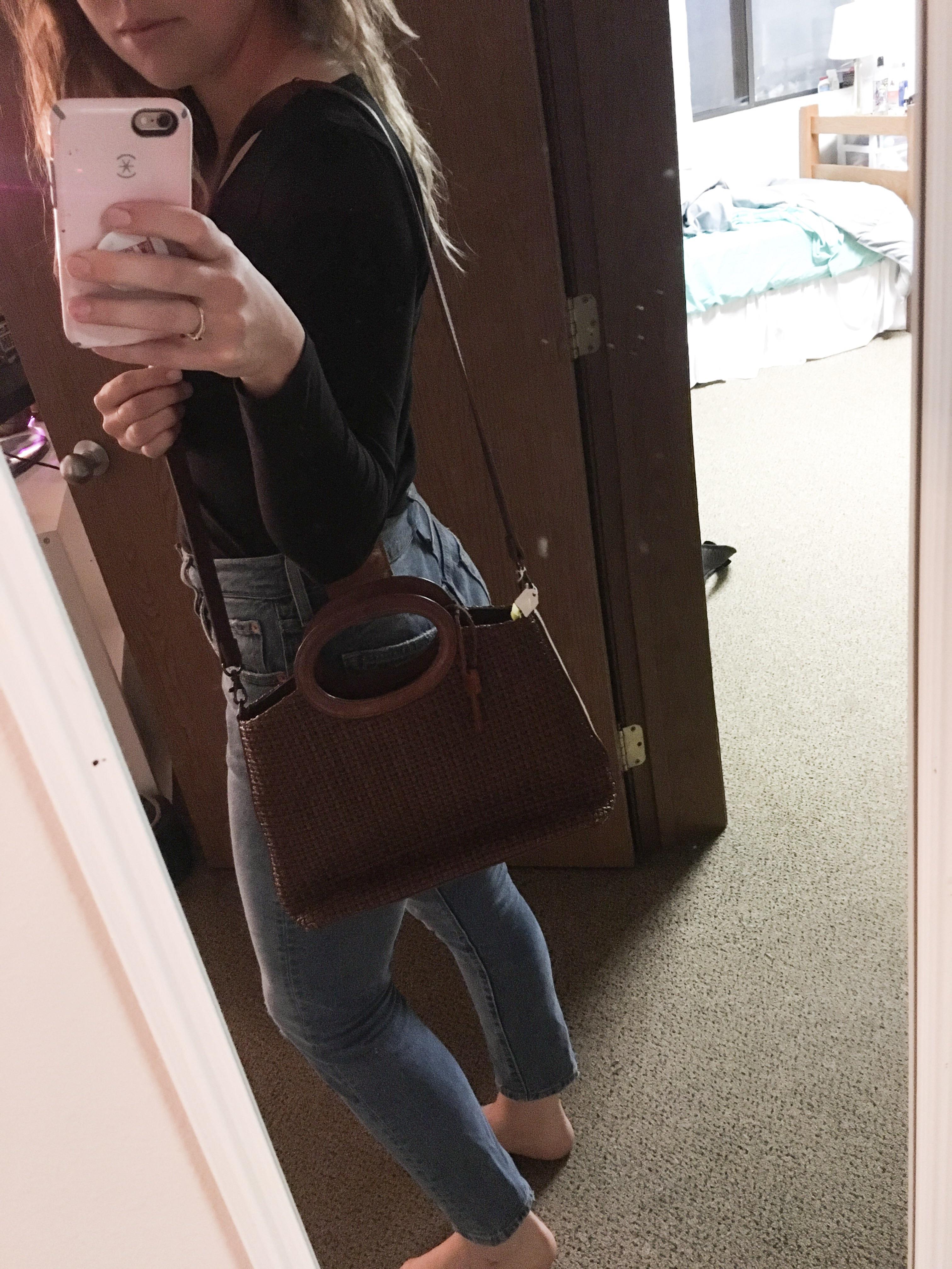 SUPER excited about this vintage Fossil purse, seems brand new..only 2