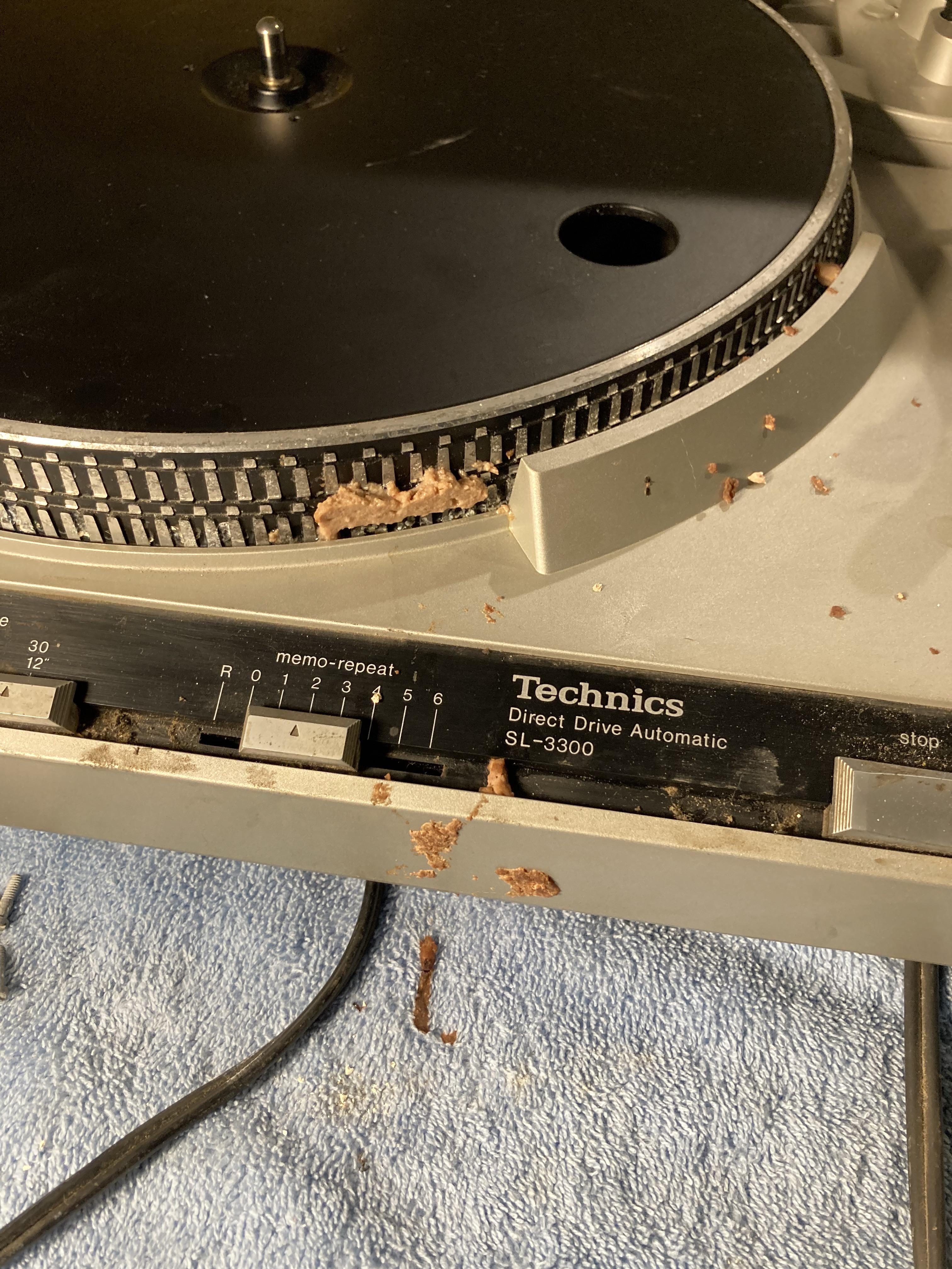 Bought a vintage record player on Craigslist that I’ve spent a couple