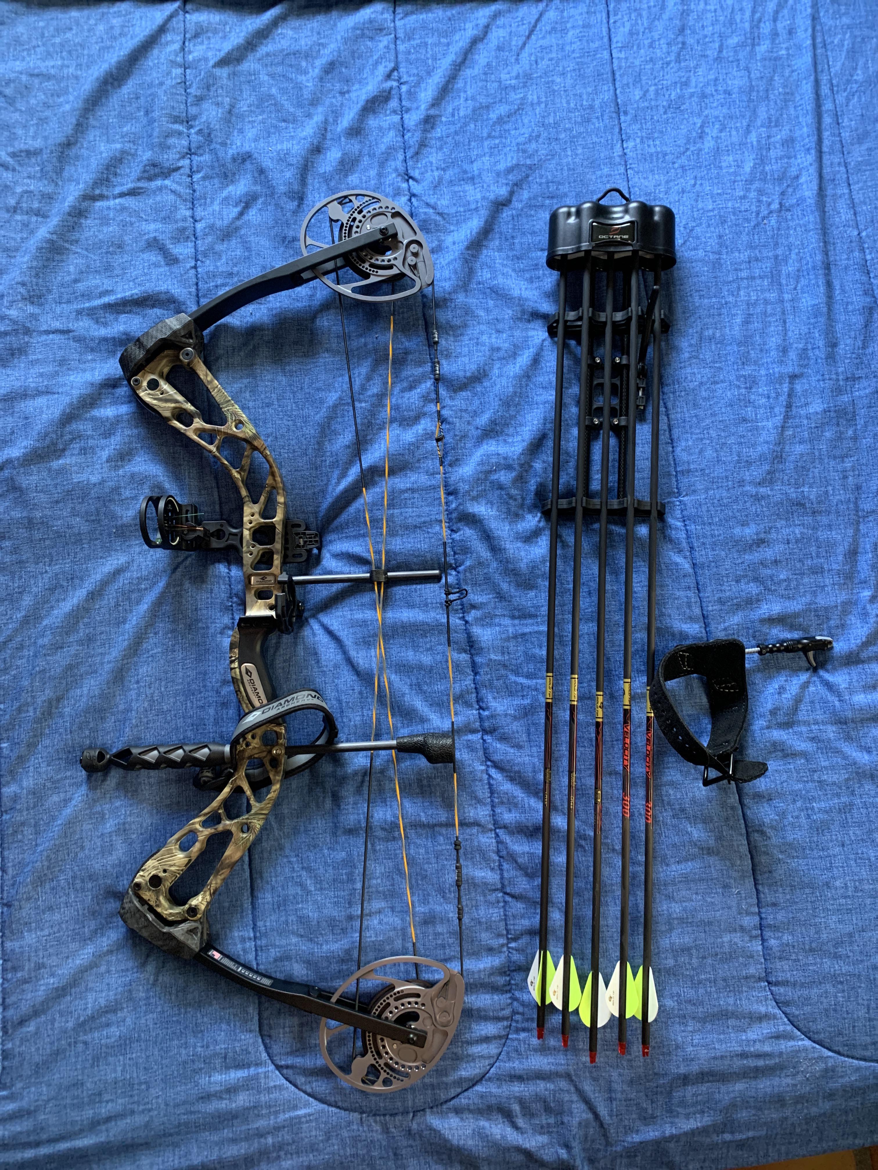 My first bow a Diamond edge 320 rak I’m absolutely loving it r/Archery