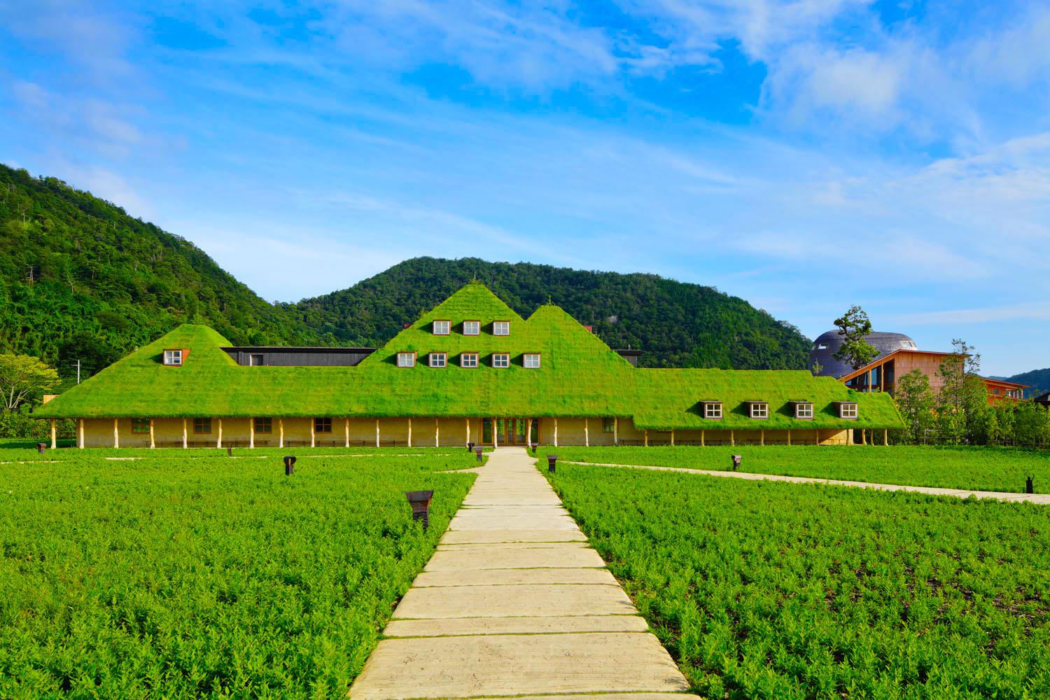 La Collina Omihachiman by Terunobu Fujimori r/JapaneseArchitecture