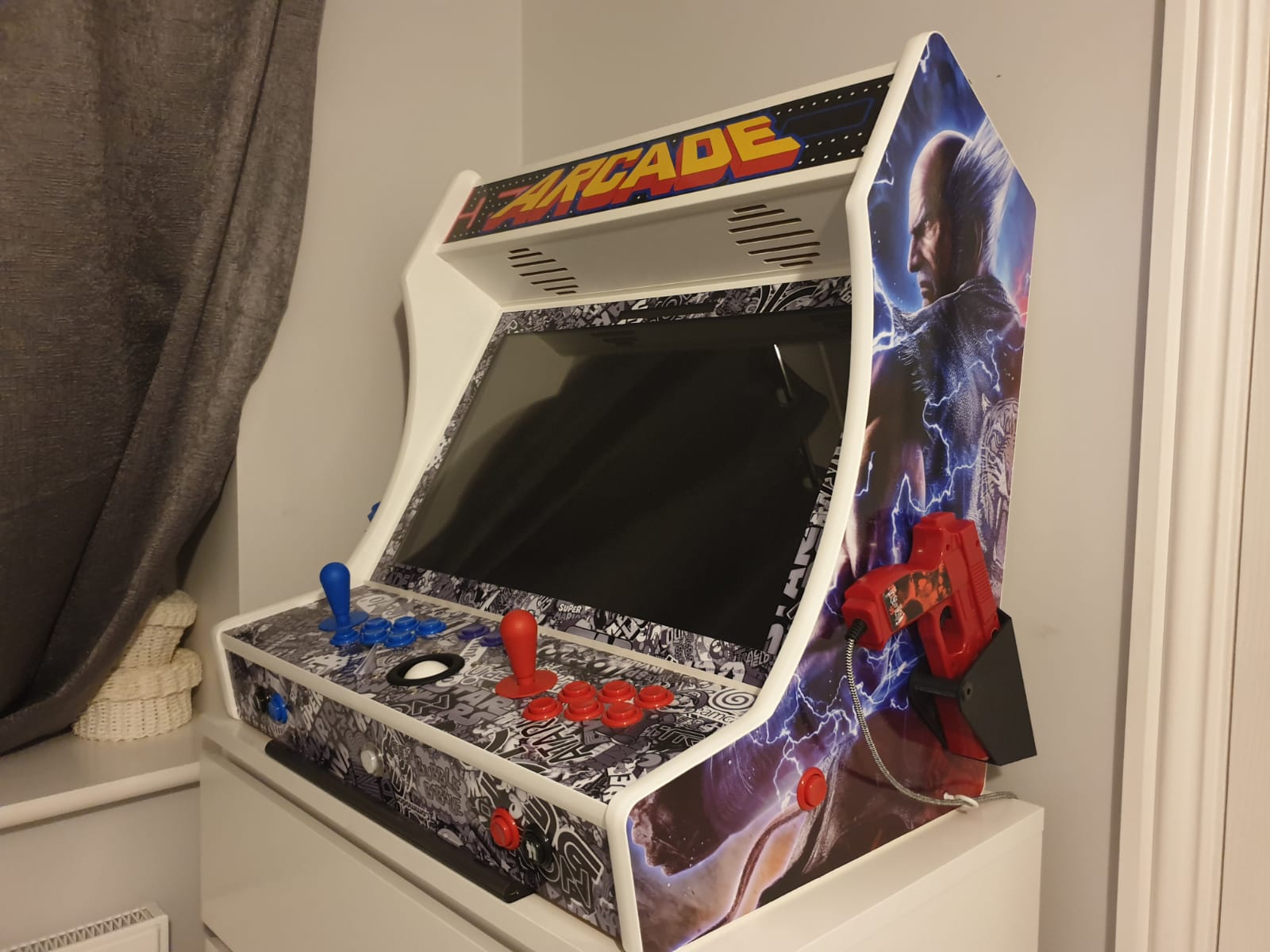 Finally finished my dual lightgun Hyperspin Arcade machine with