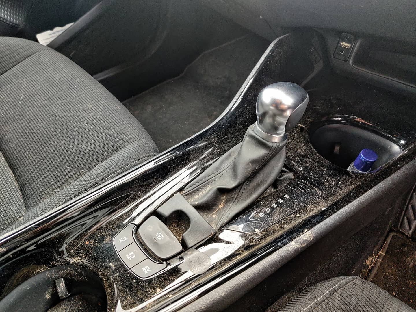 Some video tips on removing smoke smell from car : AutoDetailing