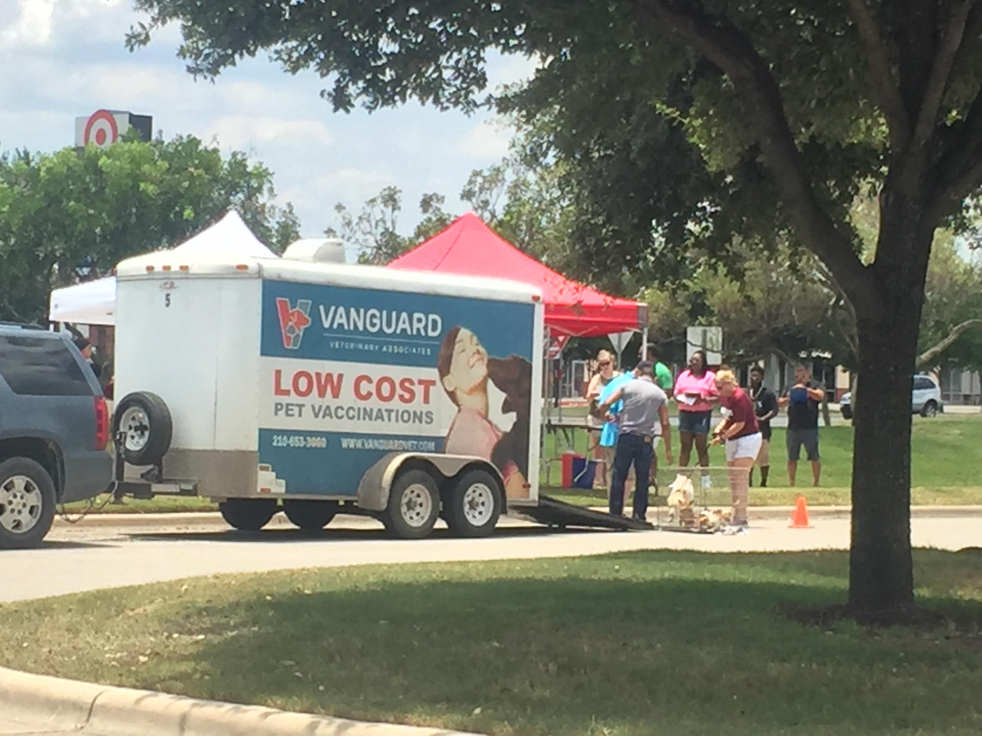 Low Cost Vax and short line at HEB plus! / Kyle MarketPlace r/Austin