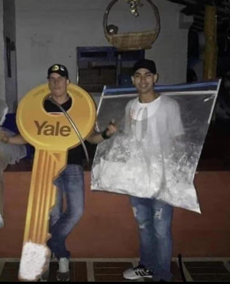 Finished putting together my Halloween costume r/cocaine