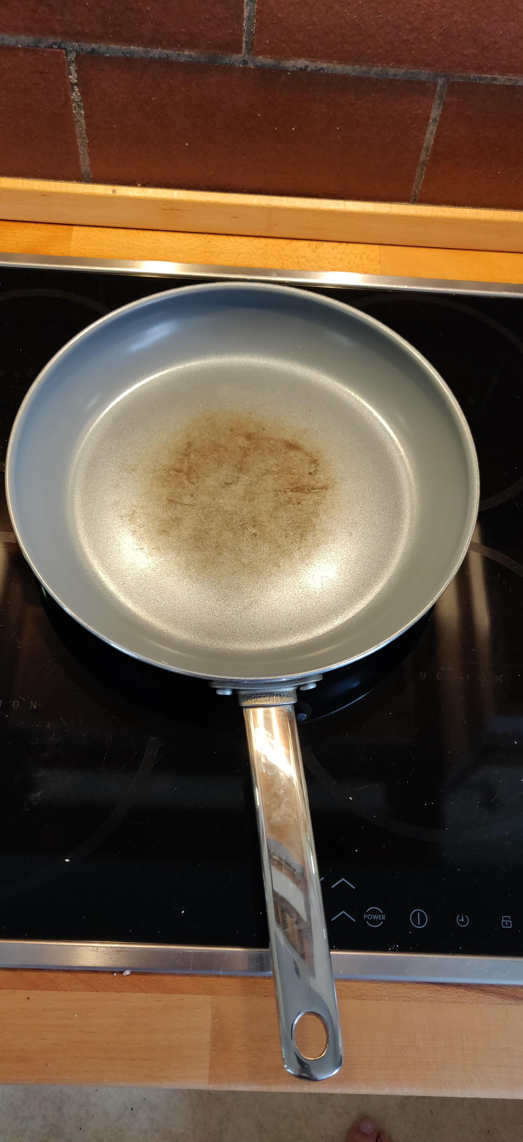 Any tips on how to fix this non stick induction pan? r/CleaningTips