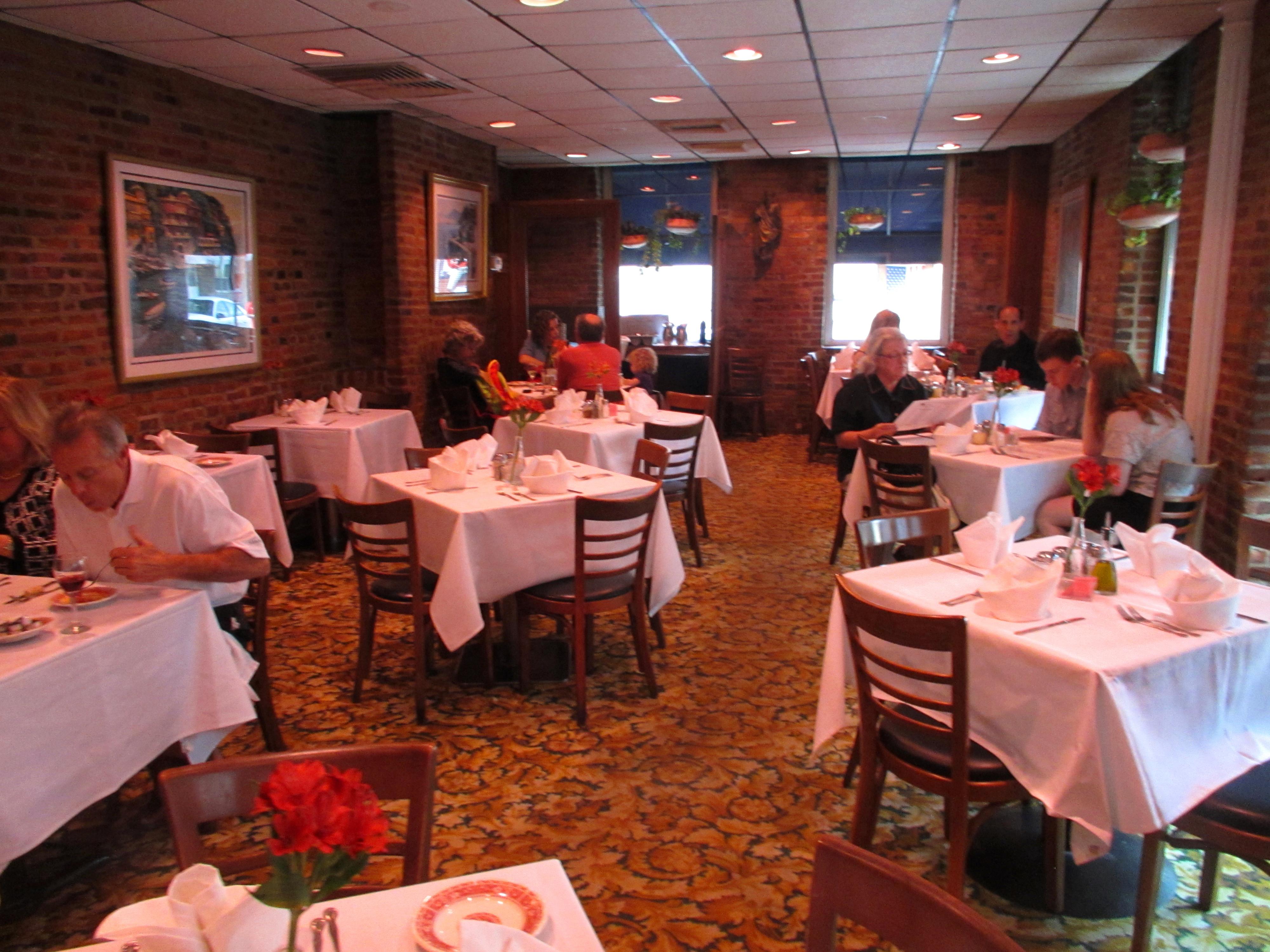 Dining in Little Italy baltimore