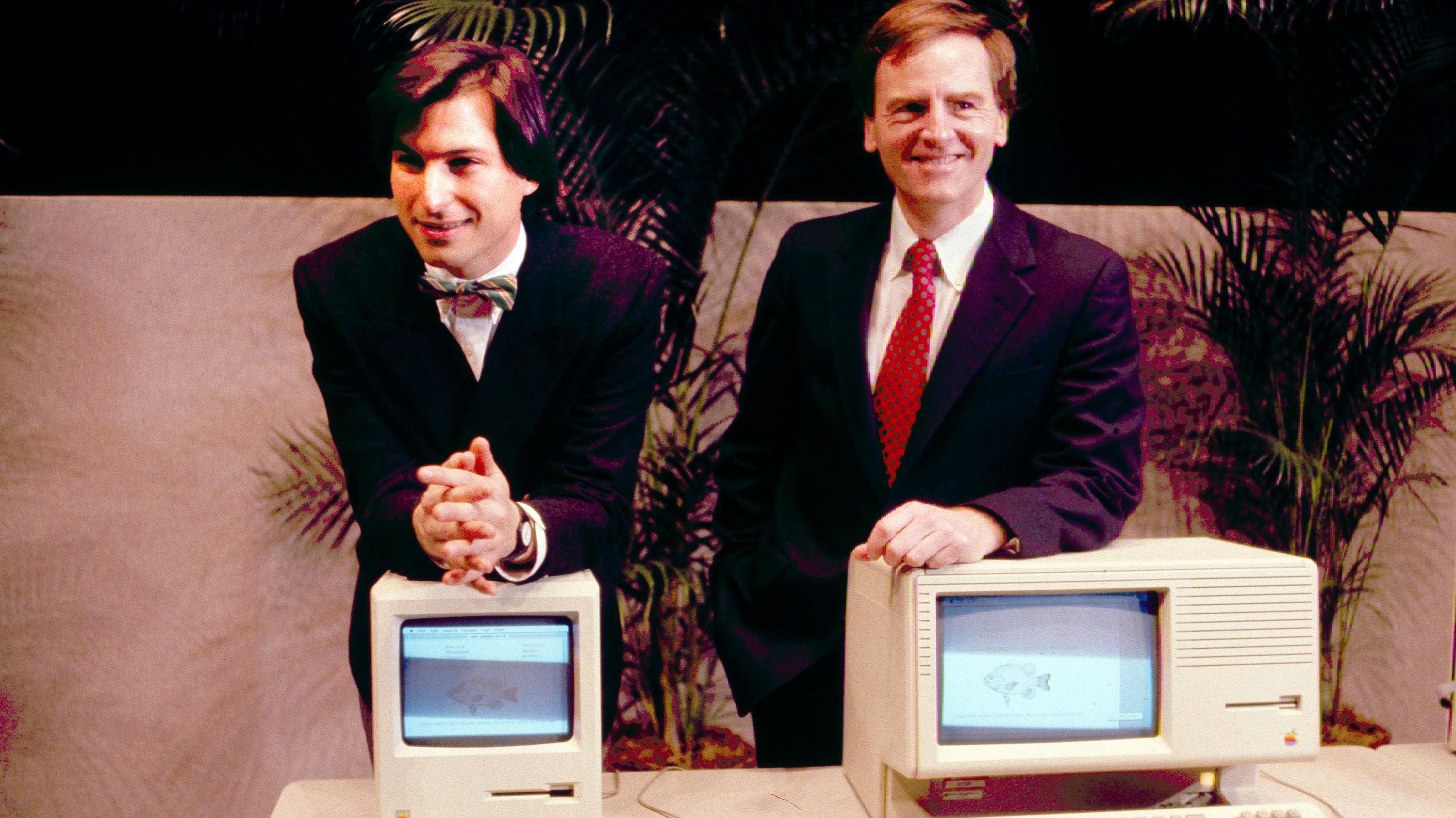 Steve Jobs introduces the Macintosh in 1984 r/OldSchoolCool