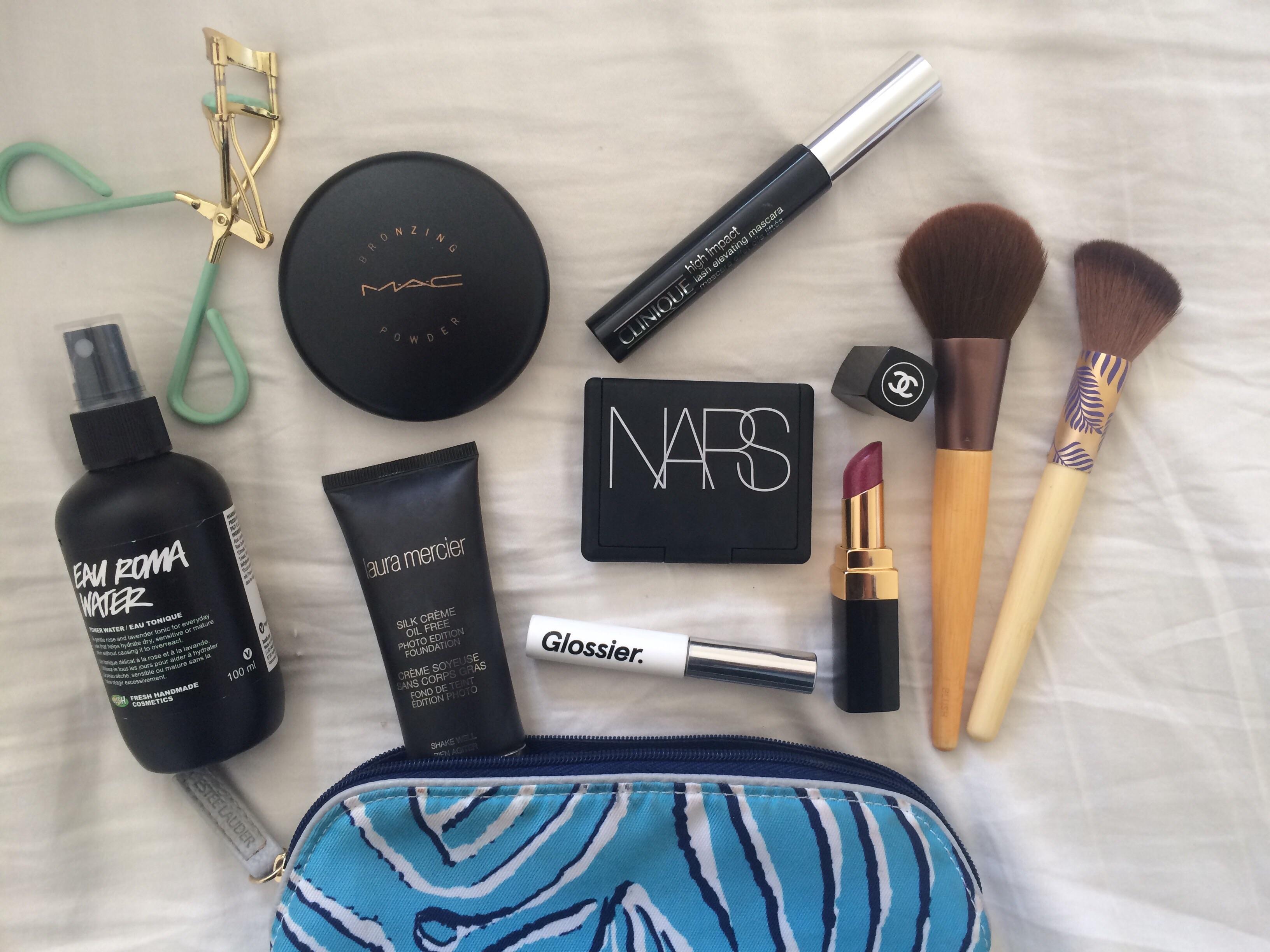 What's in your everyday makeup bag? r/MakeupAddictionCanada