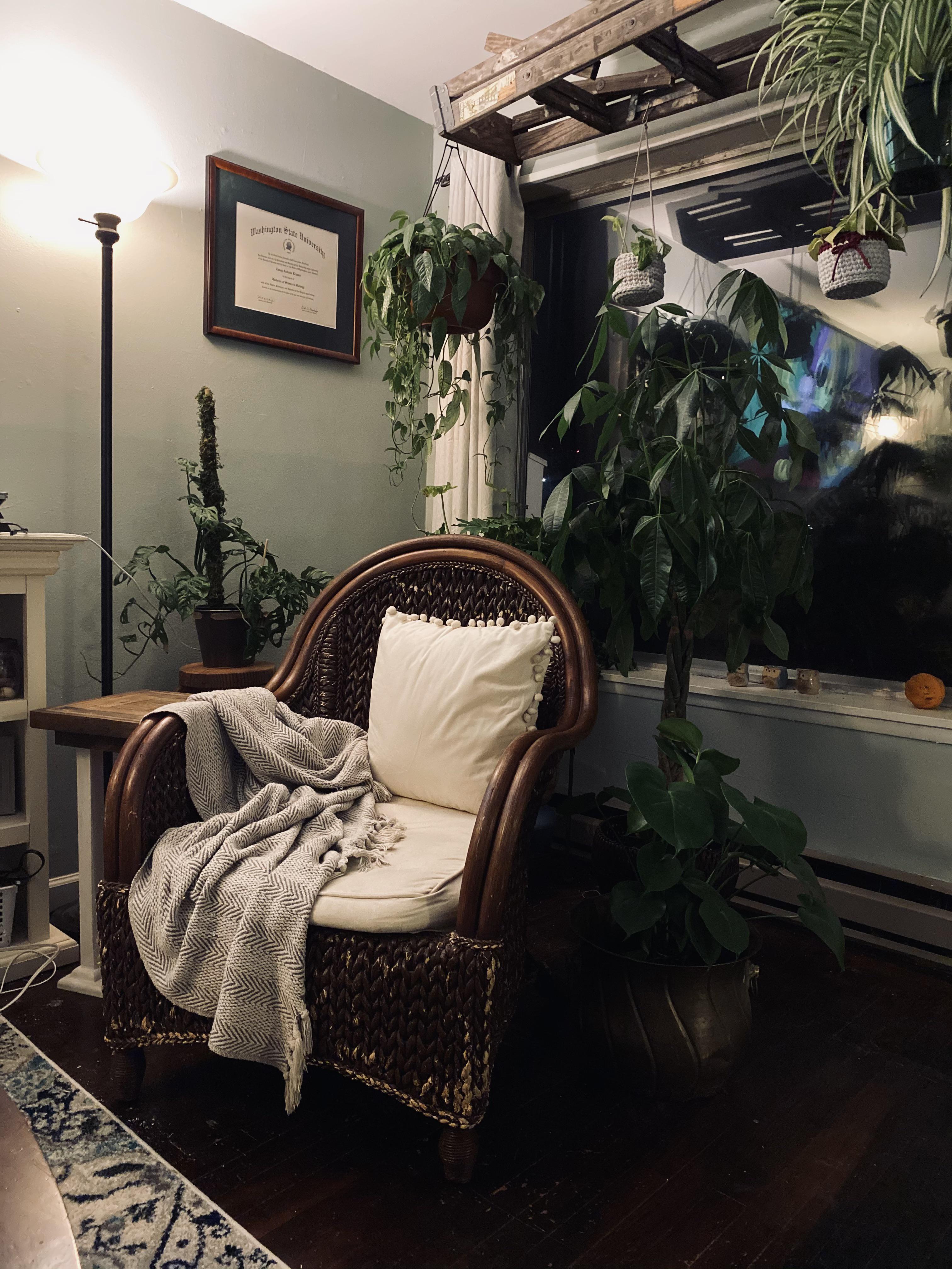 Found this amazing chair for free, had to rearrange the living room to