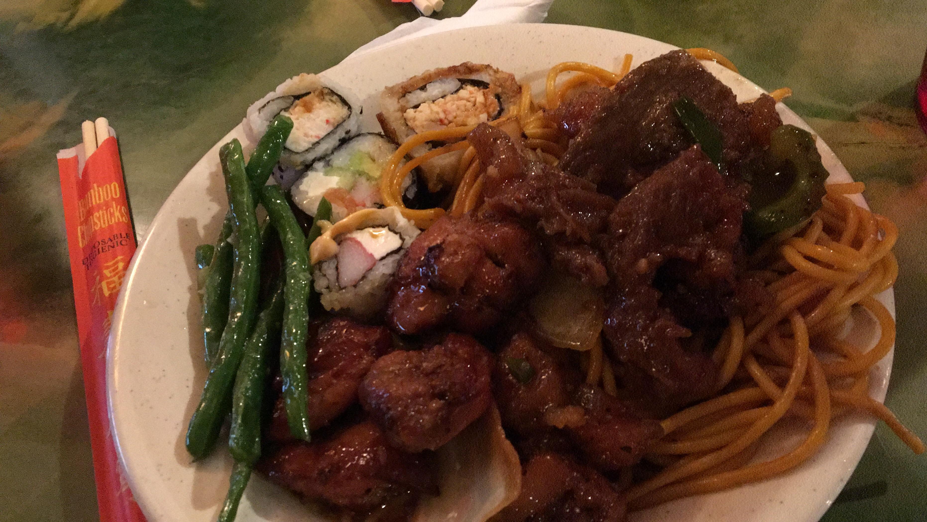 I finally visited a worthy buffet, top notch food. r/FoodPorn