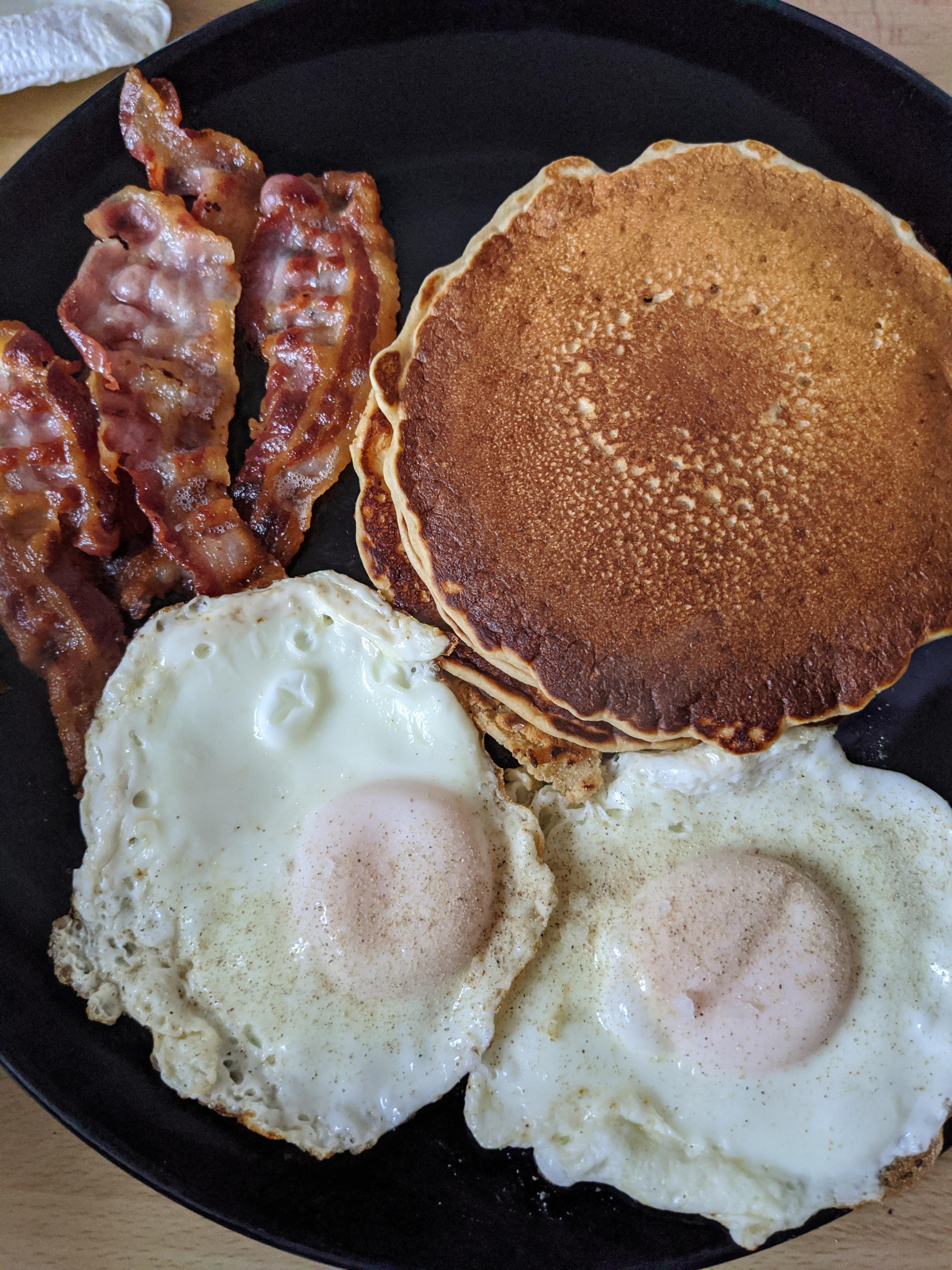 430 calories for 4 Kodiak pancakes, 4 thin oaksmoked bacon rashers and