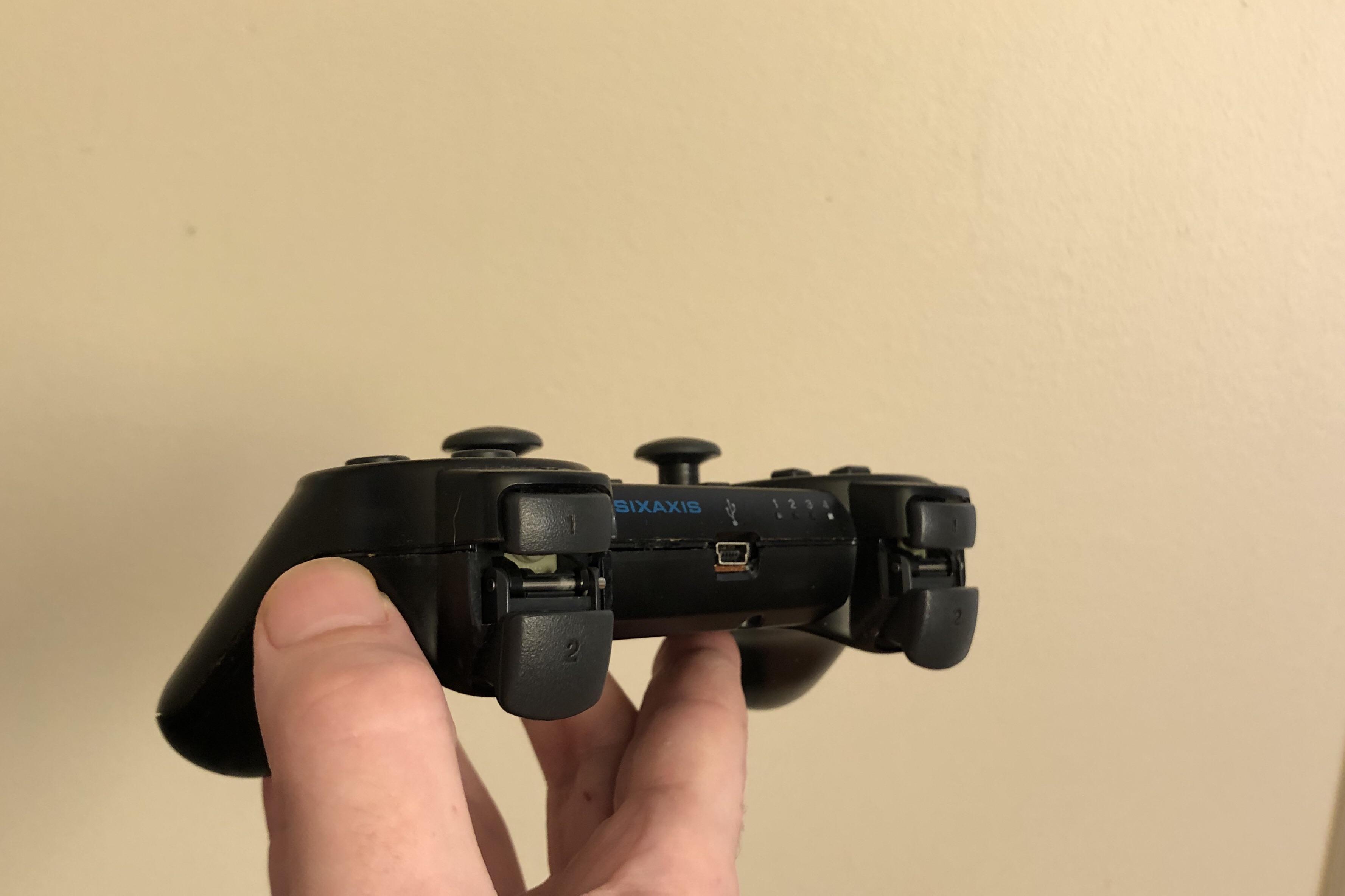 This “refurbished” ps3 controller I bought from GameStop that is