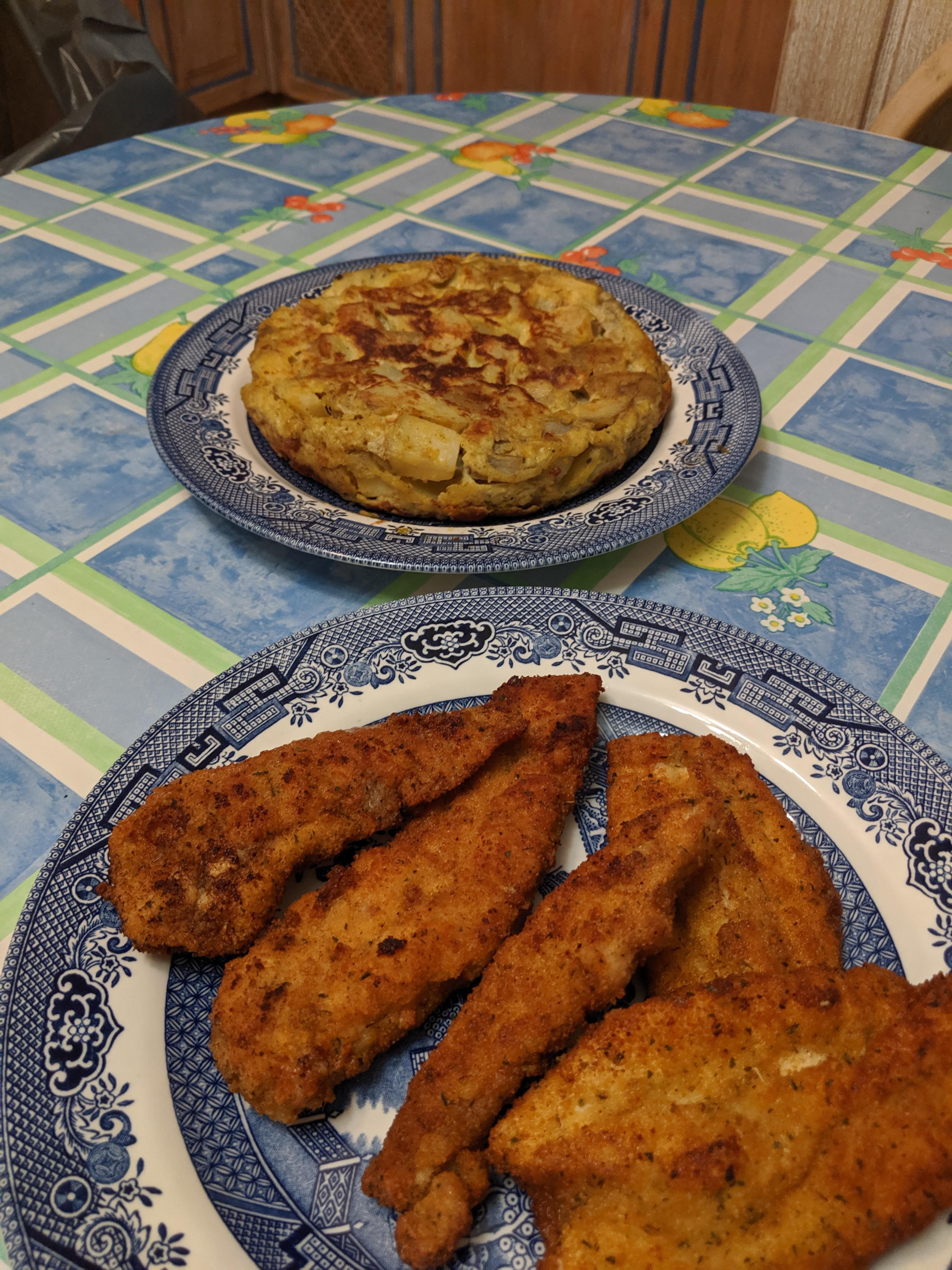 [Homemade] Breaded chicken fillets with Spanish Omelette r/food