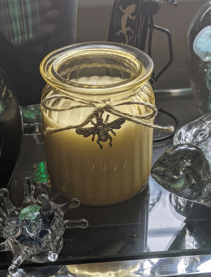 I made my first candle yesterday! I've been learning from this subreddit for a while, so thanks
