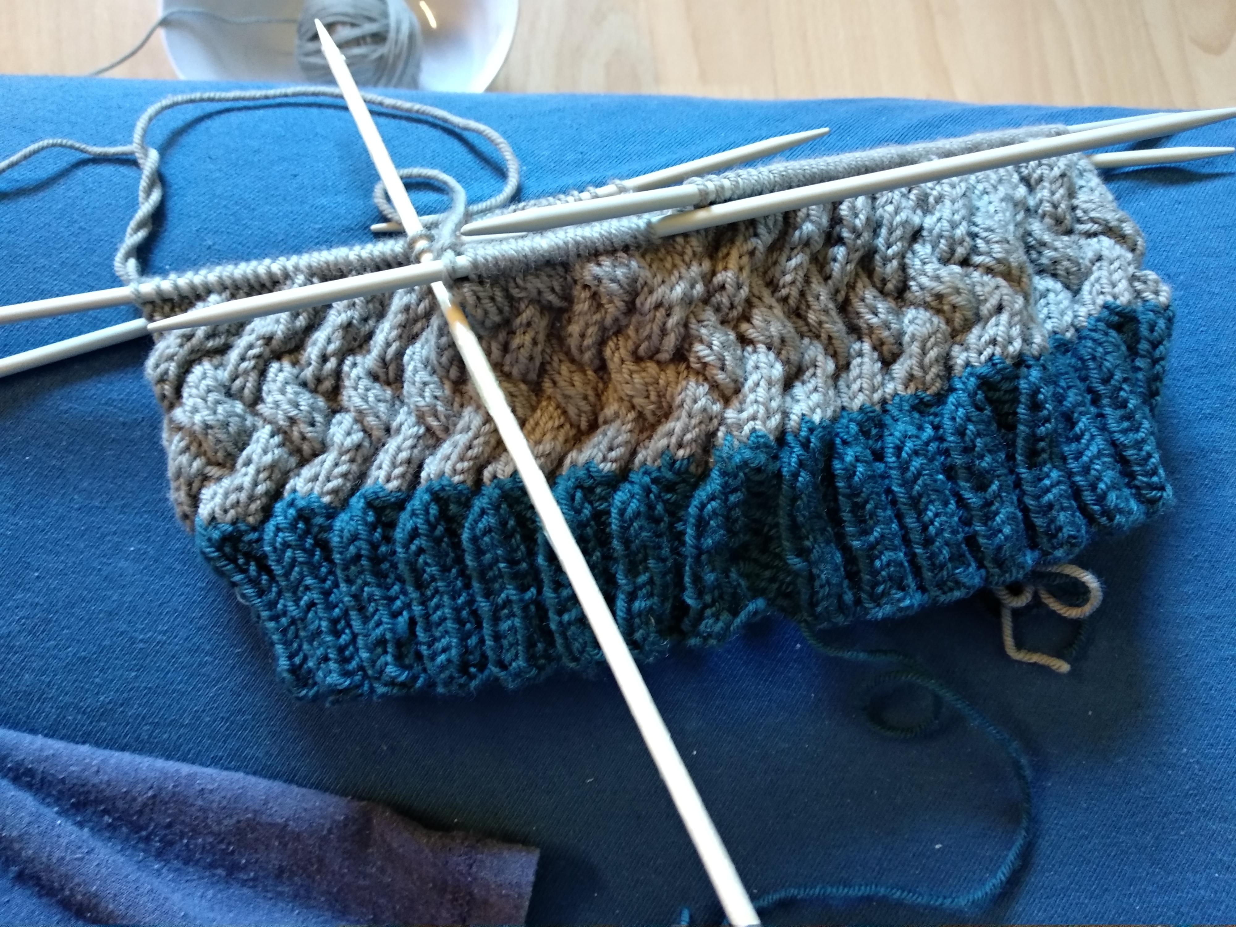 [WIP] Went from two needles to first time double pointed needles and