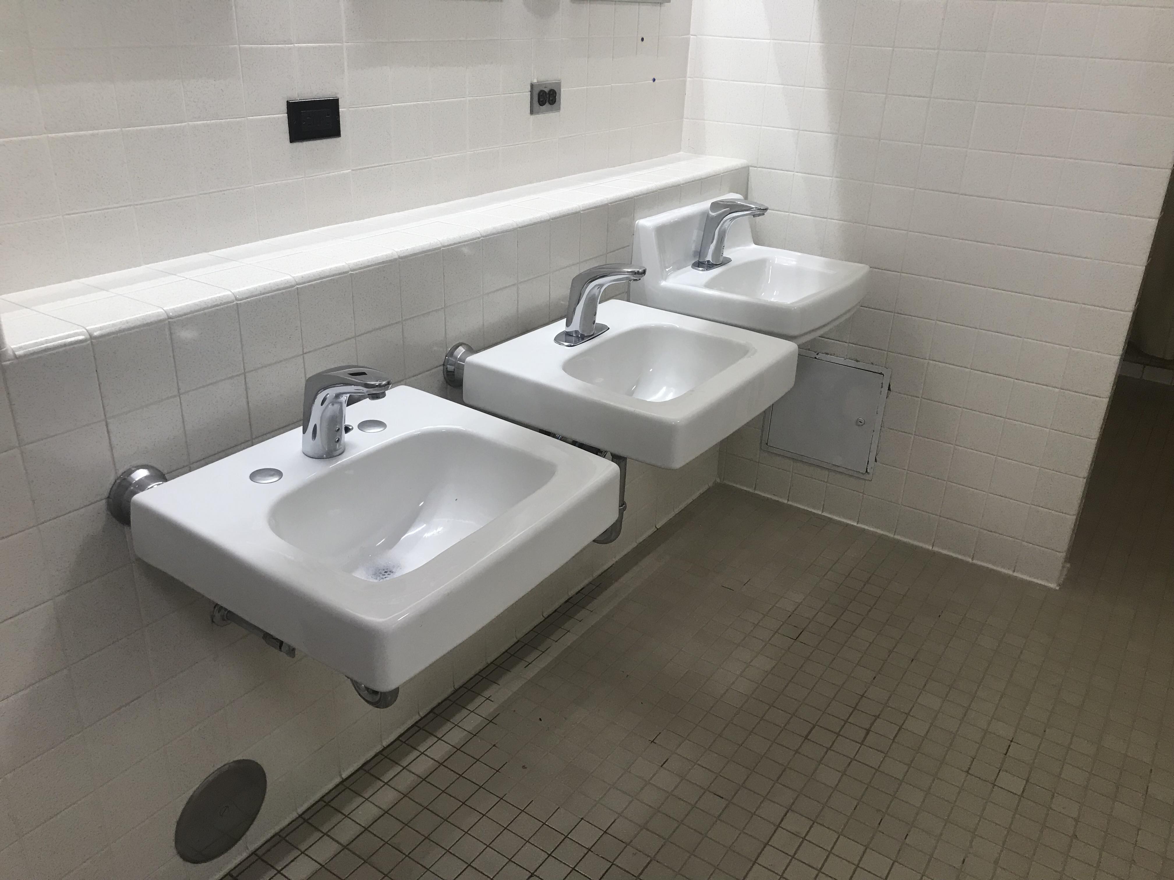 All of these Kohler sinks are different r/mildlyinfuriating