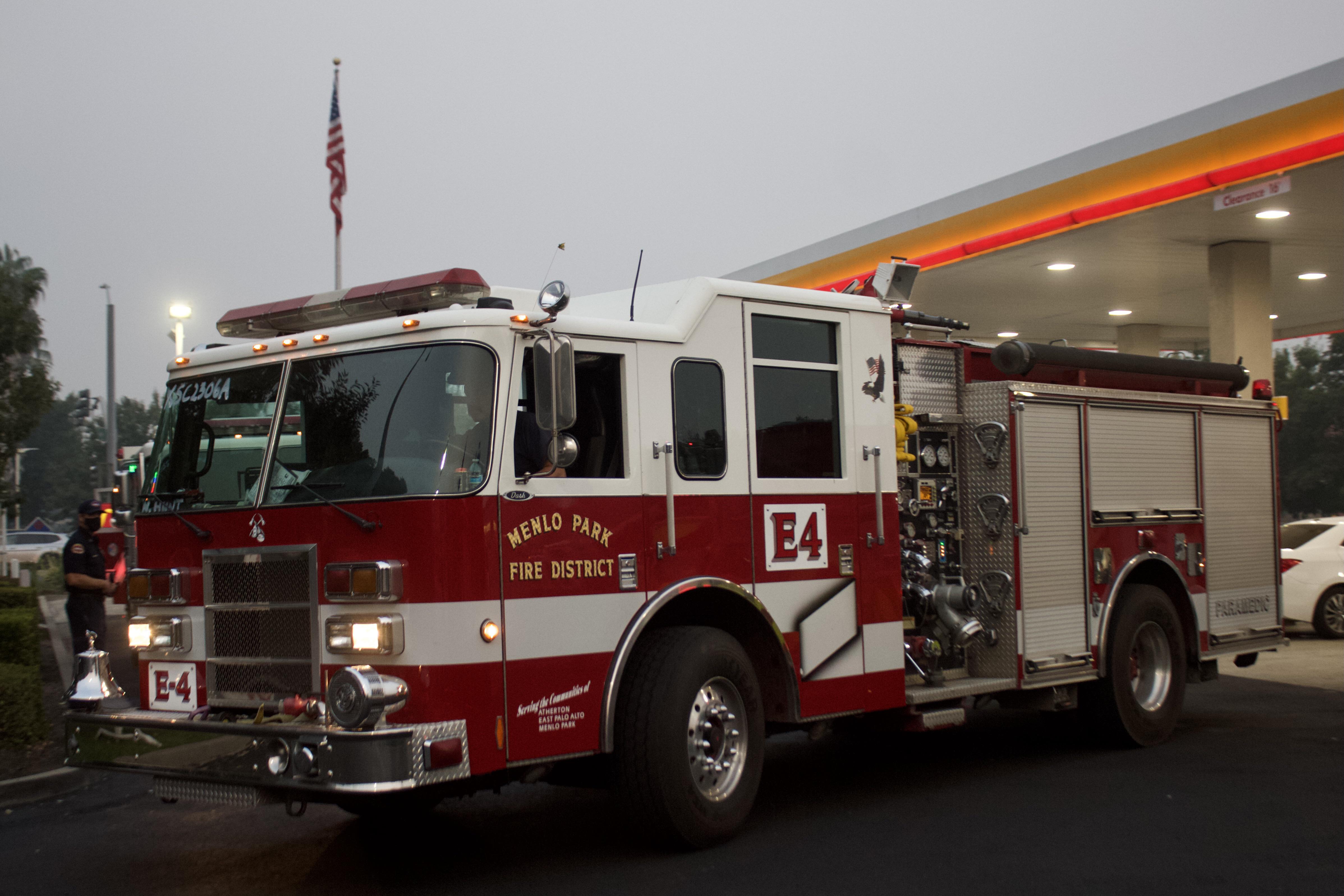 [CAUSA] Menlo Park Fire District Engine 4Pierce Dash r