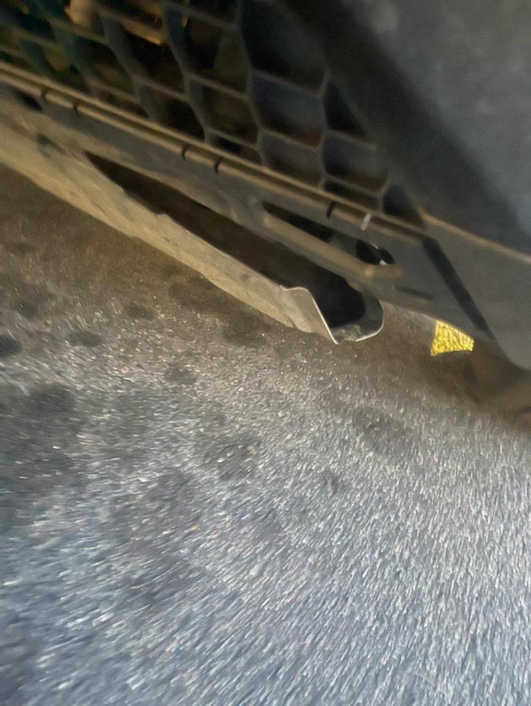 wtf is this? 2014 tiguan saw this after oil change : r/MechanicAdvice