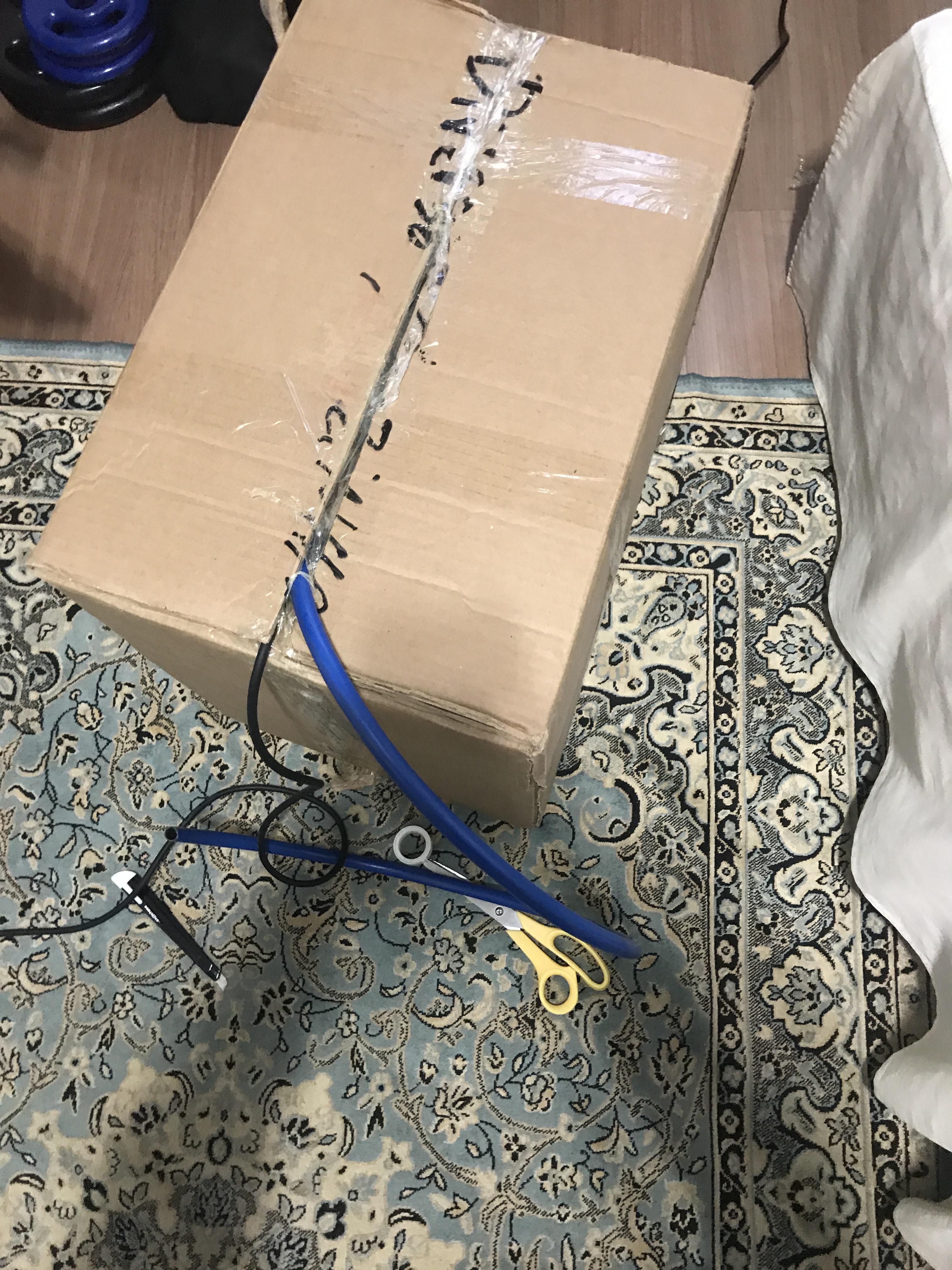 I tried to make my own talkbox, so I put an amp inside this box and