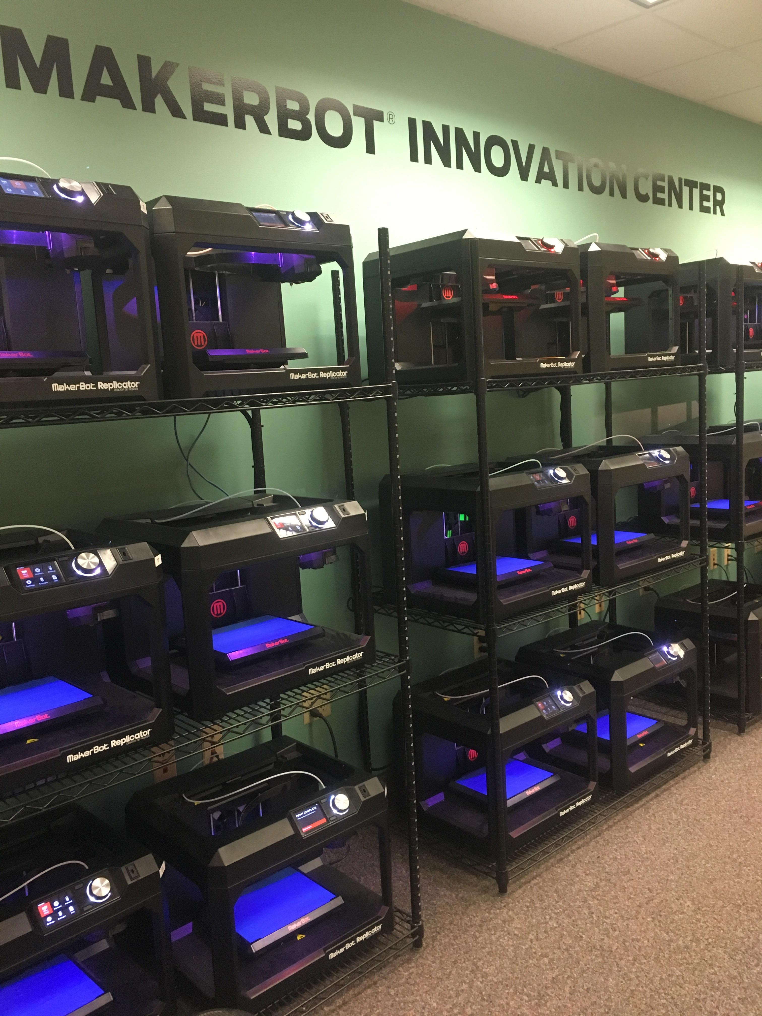 My university has an entire wall of 3d printers in the library r/mildlyinteresting