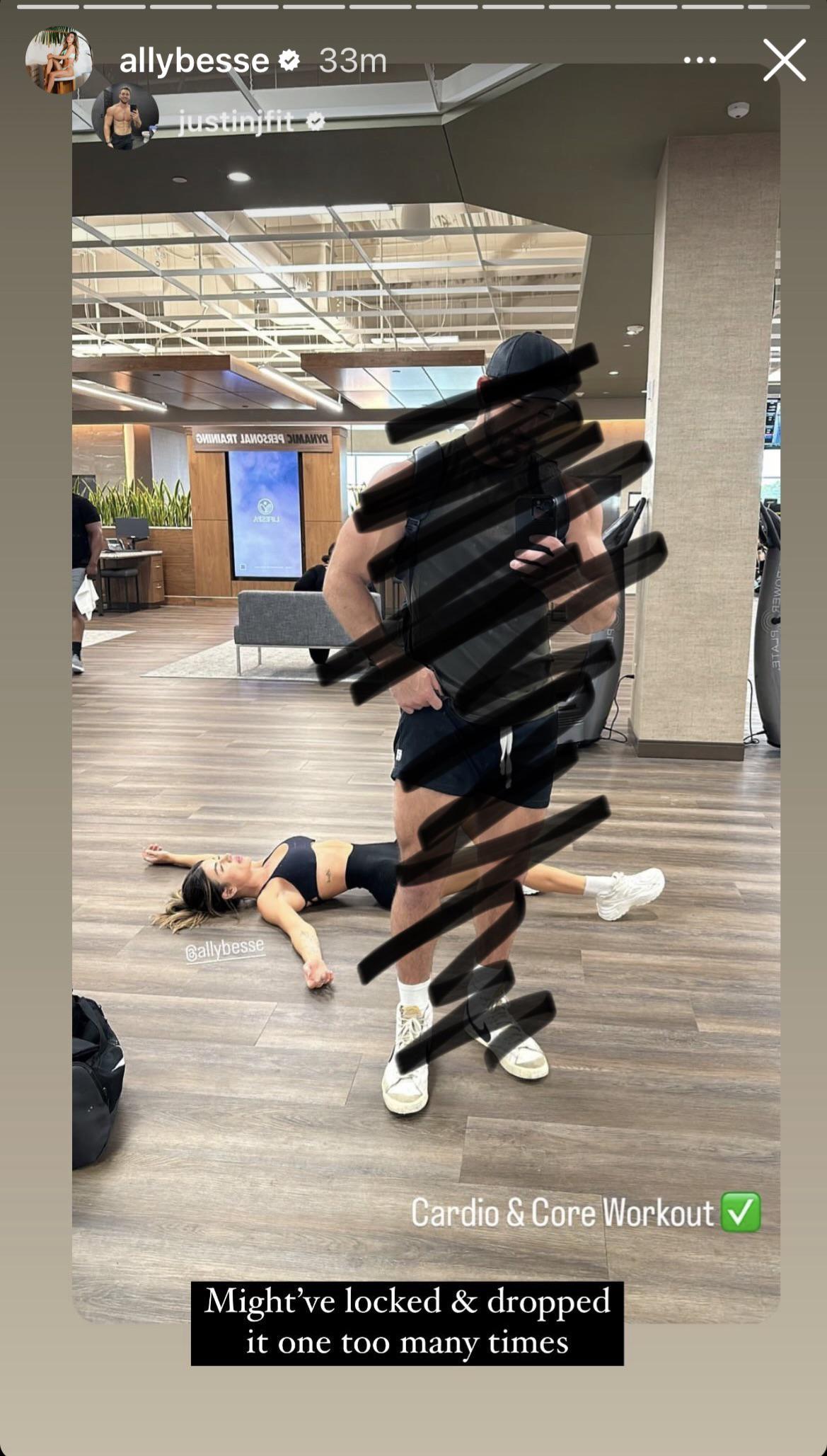 Dude her back… r/gymsnark