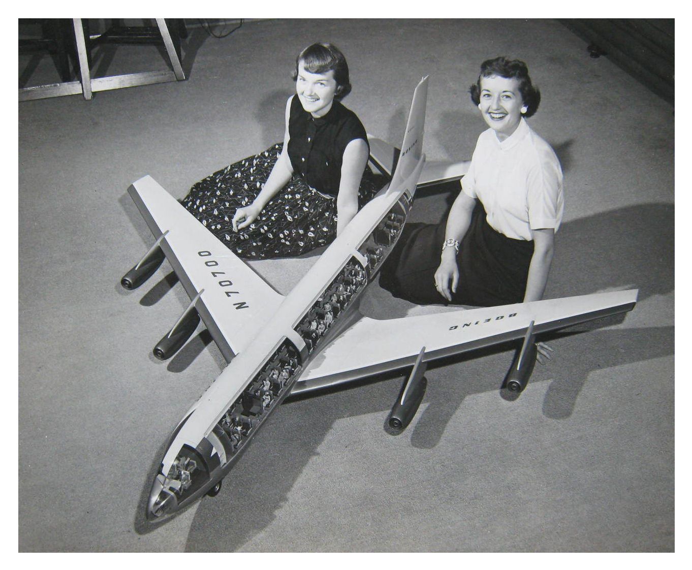 Boeing 707 Factory Cutaway Model [1362 x 1122] r/ThingsCutInHalfPorn