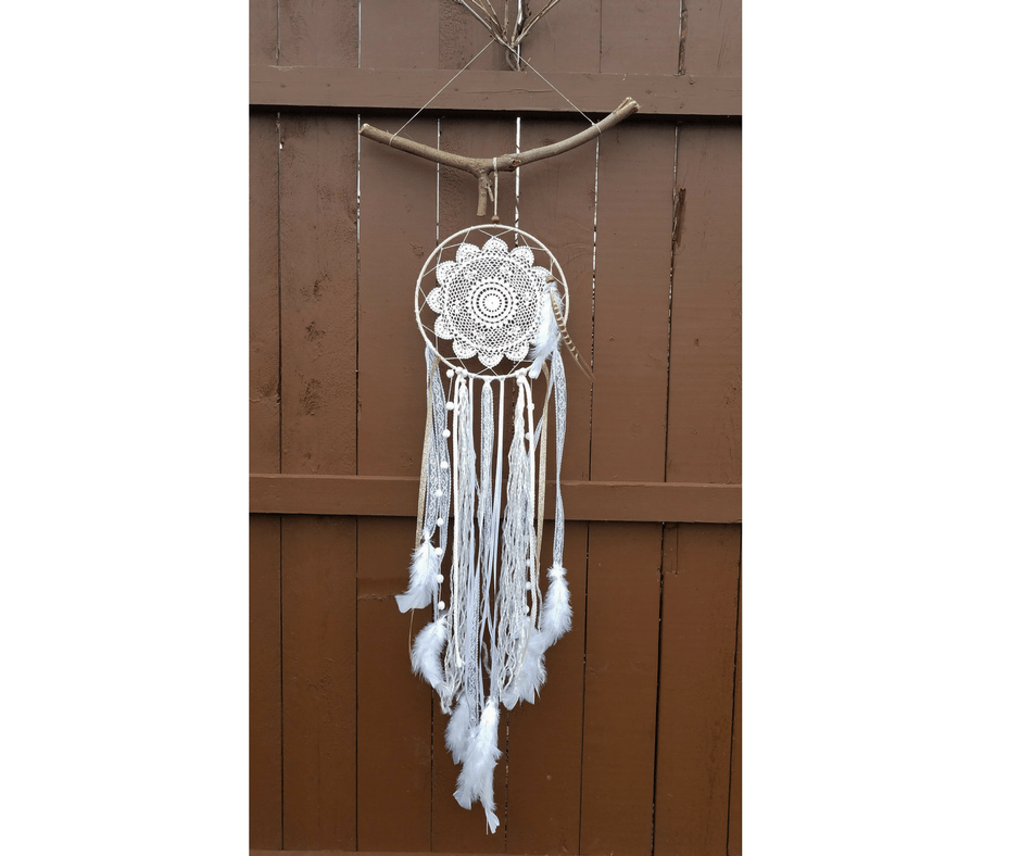 White lace/doily wall hanging r/ArtisanGifts