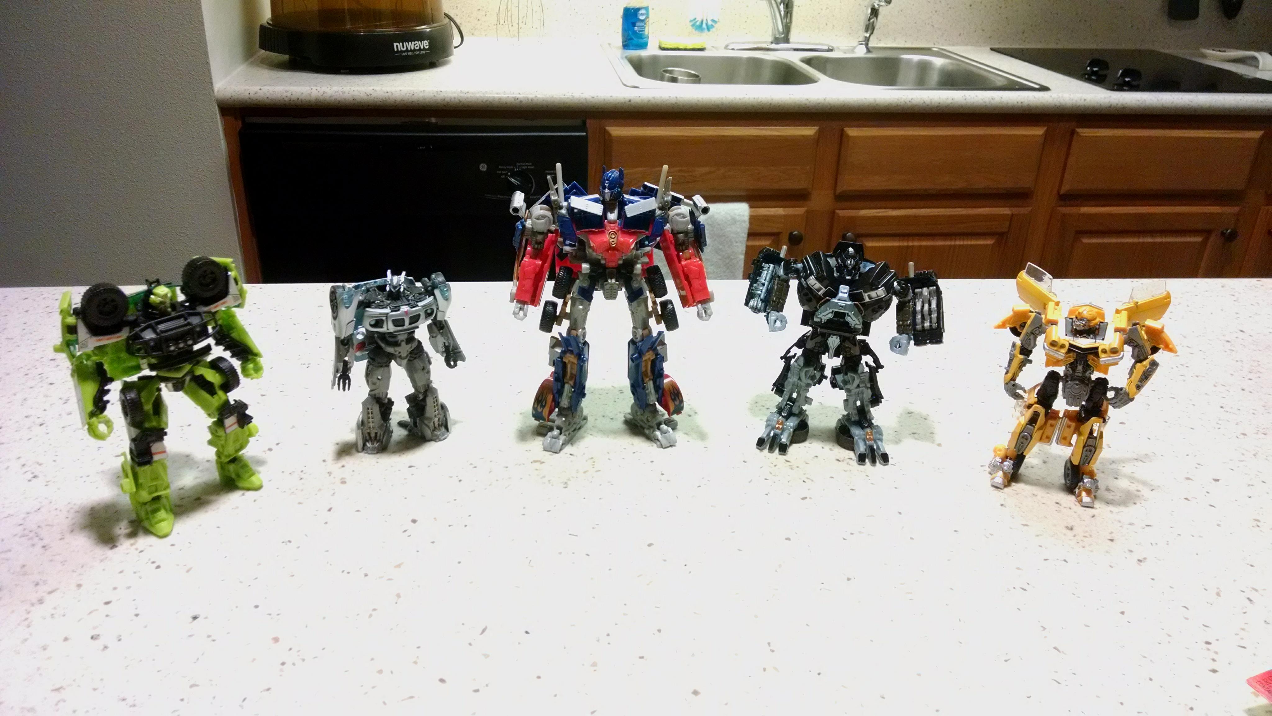 My 2007 Movie Autobots. I love this scale, they're nearly perfect. r