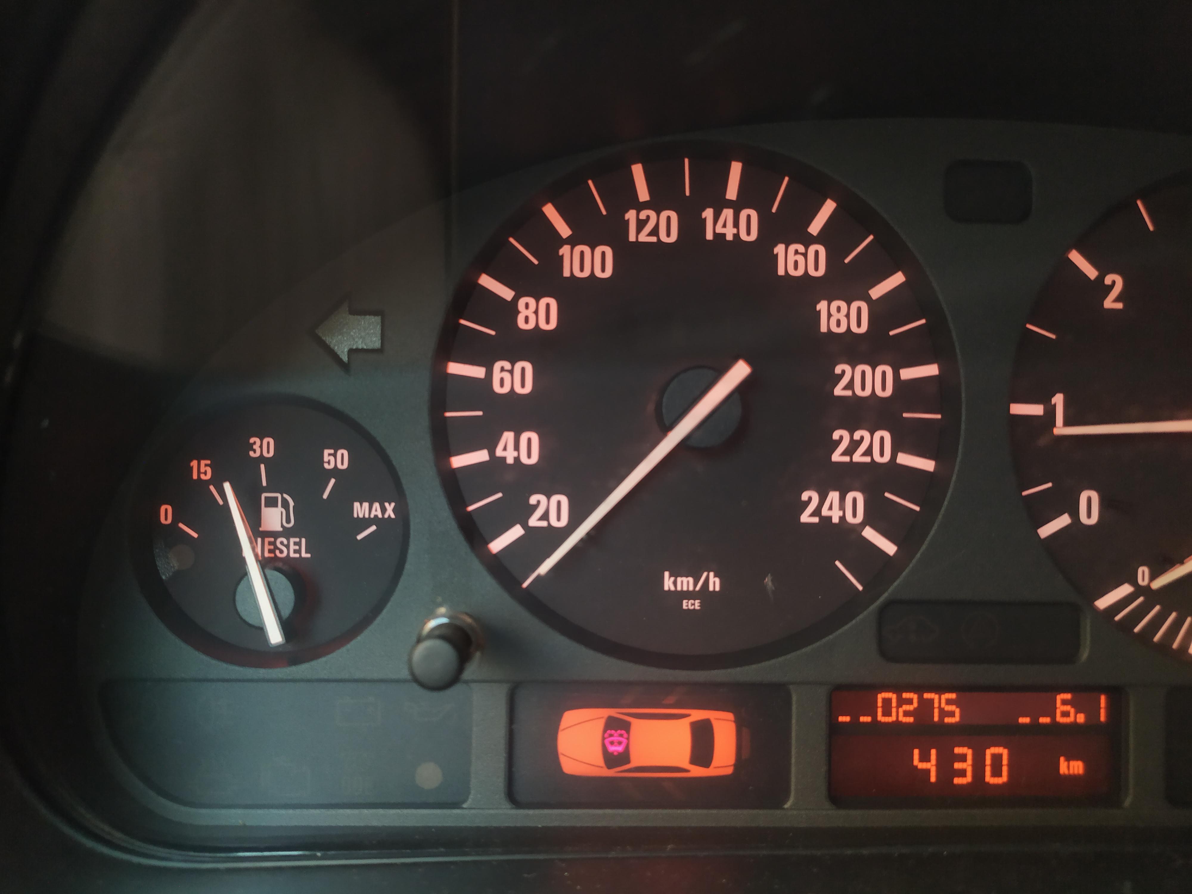 Fuel gauge needle shows just above 15 liters, but the actual fuel