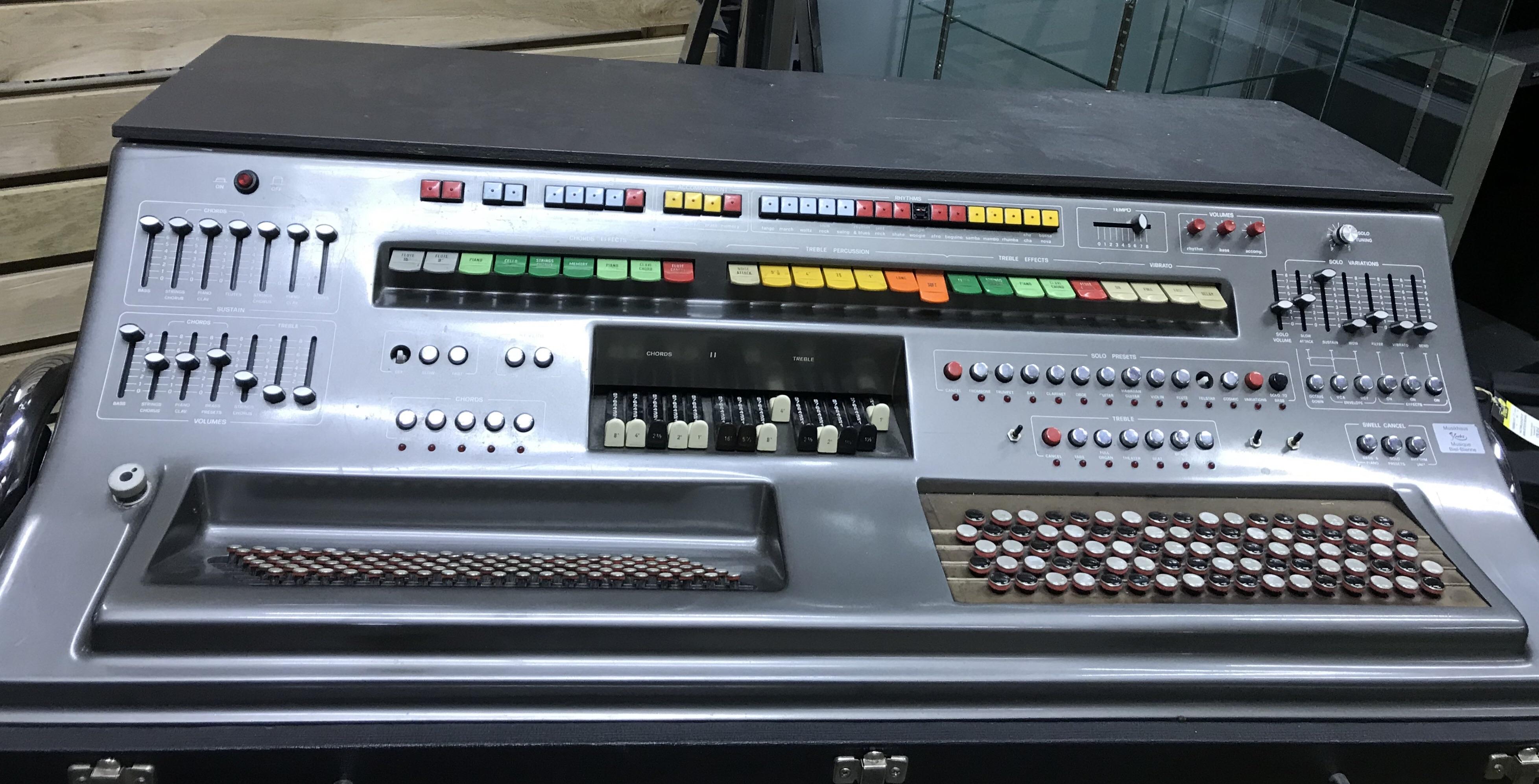 elka 802 1262. accordion simulator! r/synthesizers