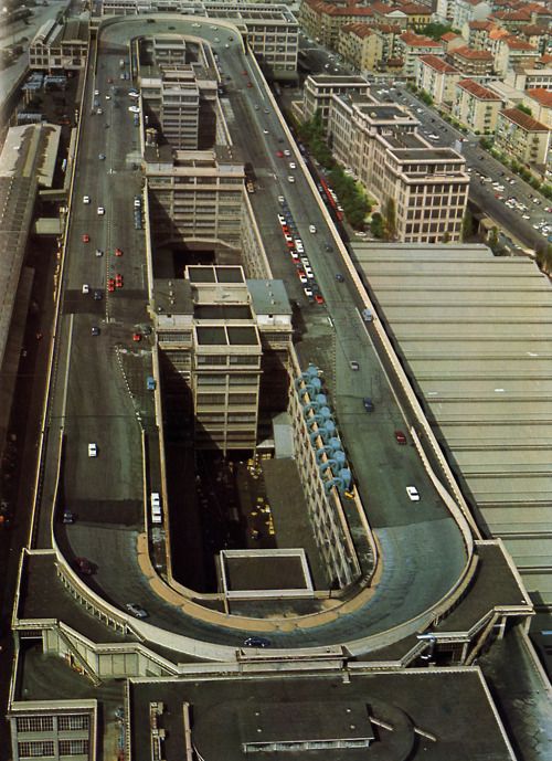 The Fiat factory in Turin, Italy was built with a test track on its roof r/interestingasfuck