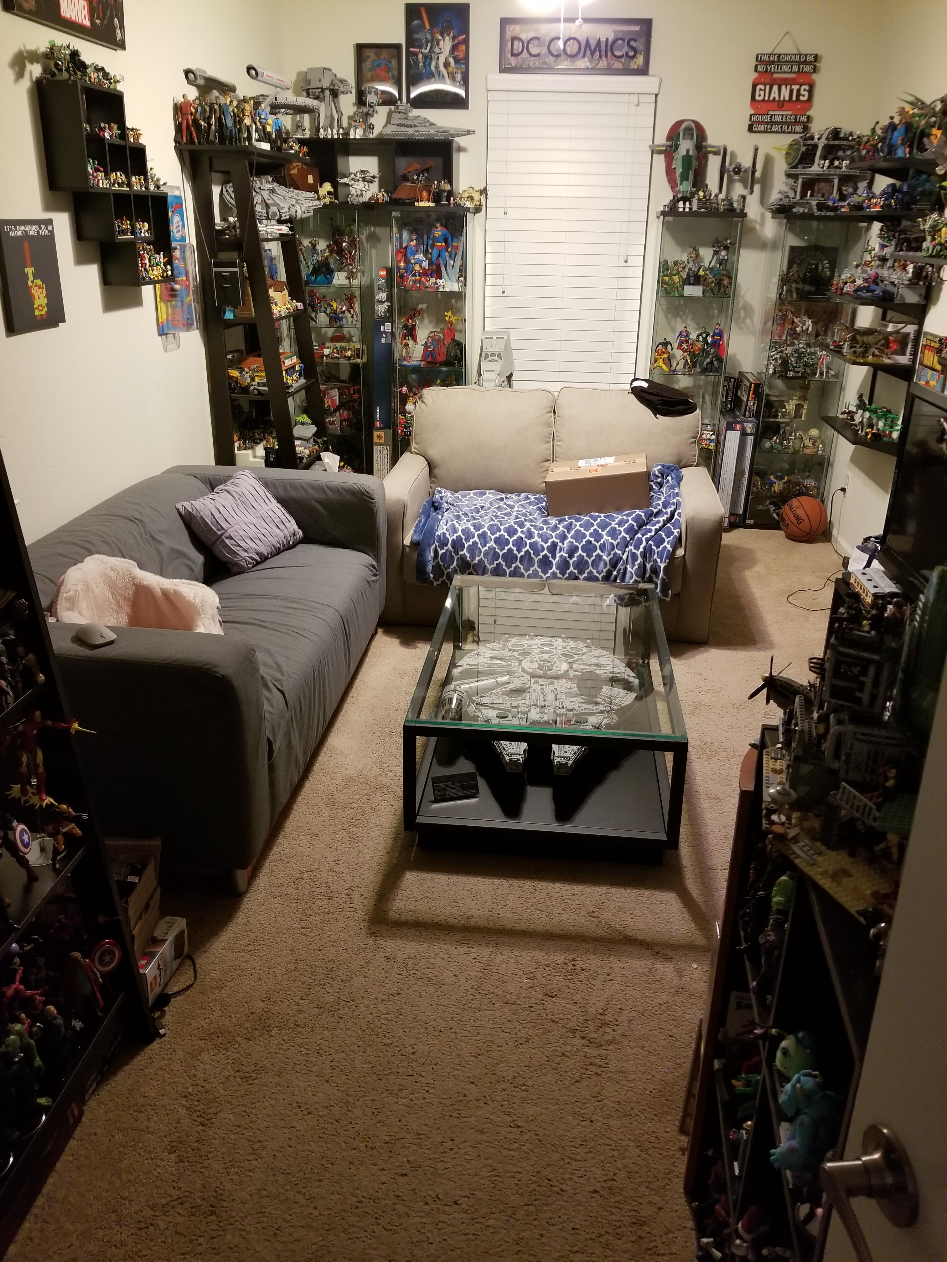 New coffee table/hangar bay ActionFigures