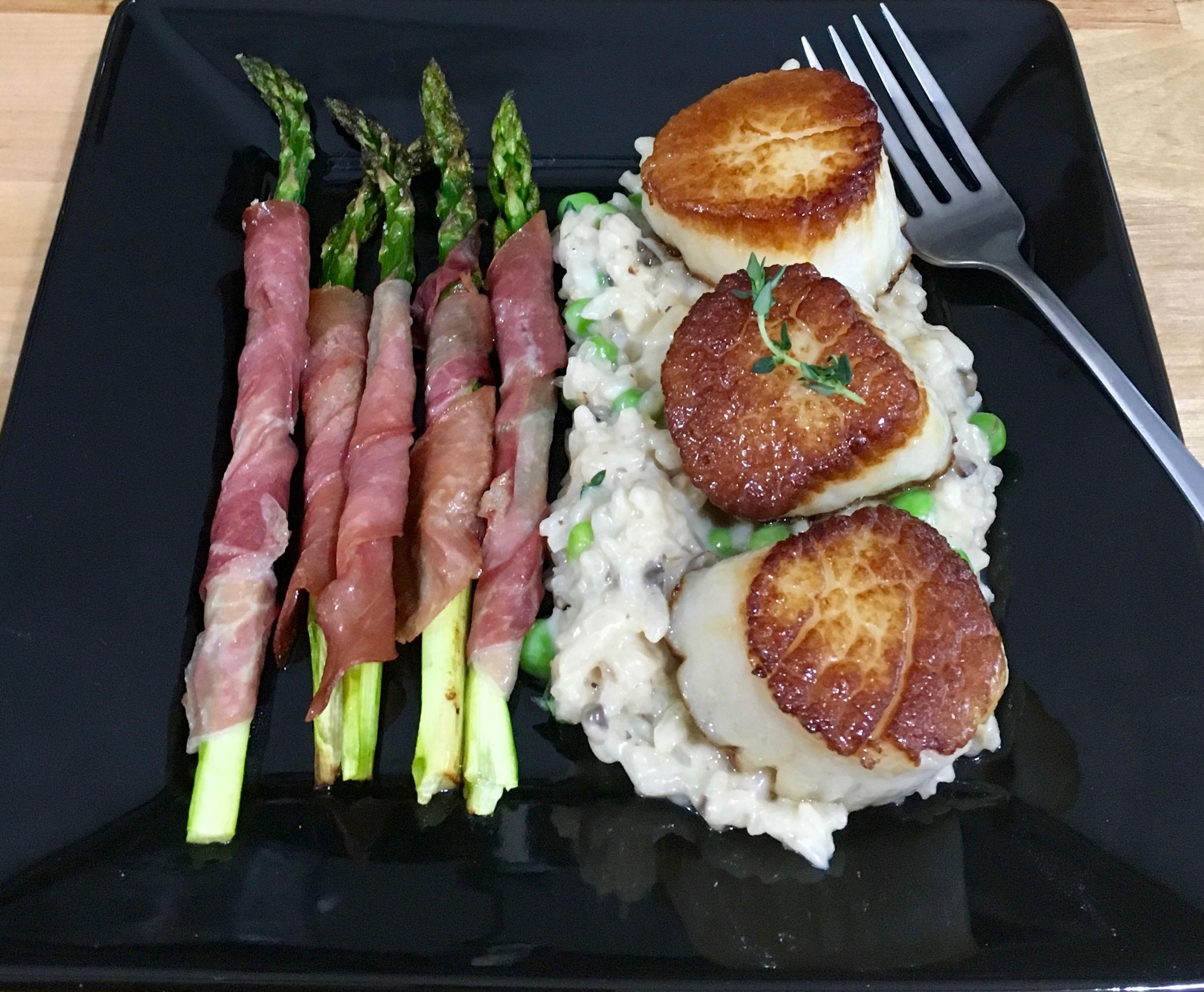 [Homemade] Dry Scallops on Risotto with Prosciutto wrapped Asparagus food