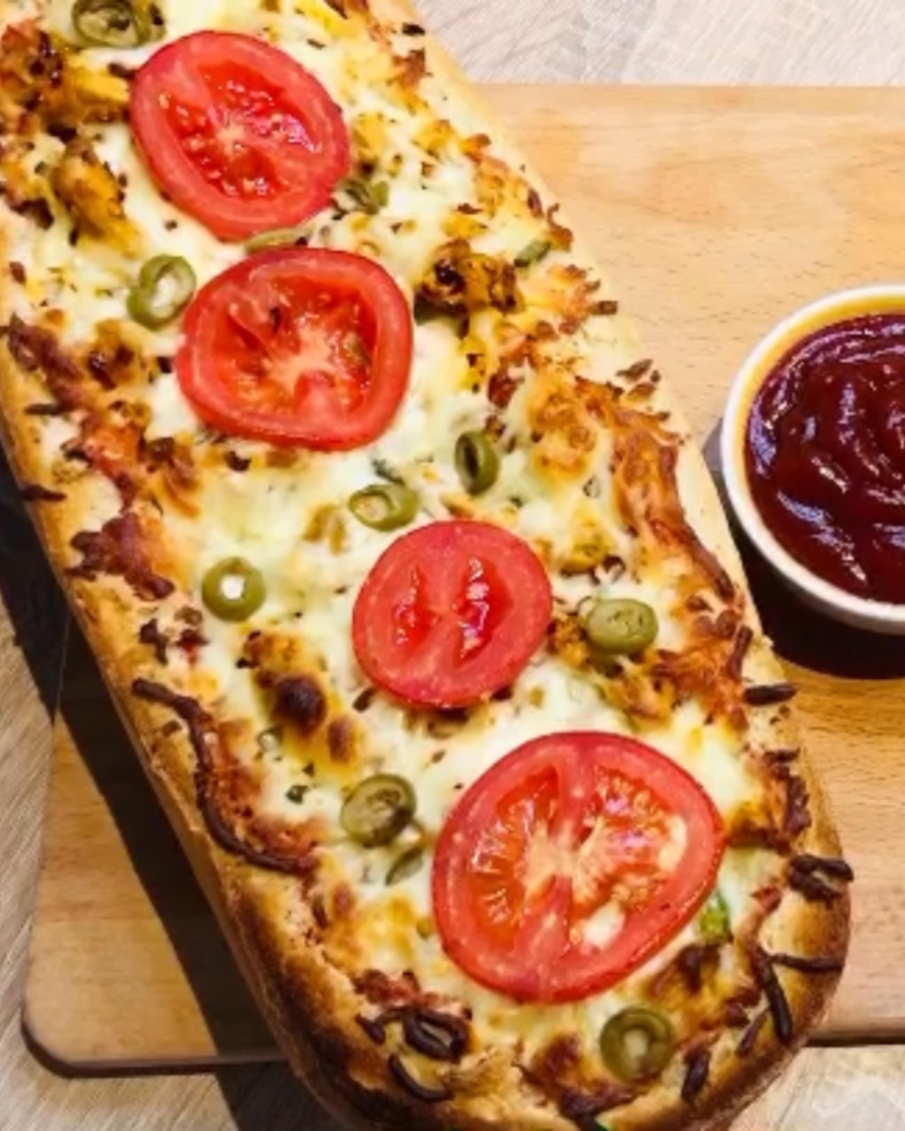 Bloomer Bread Pizza r/budgetfood