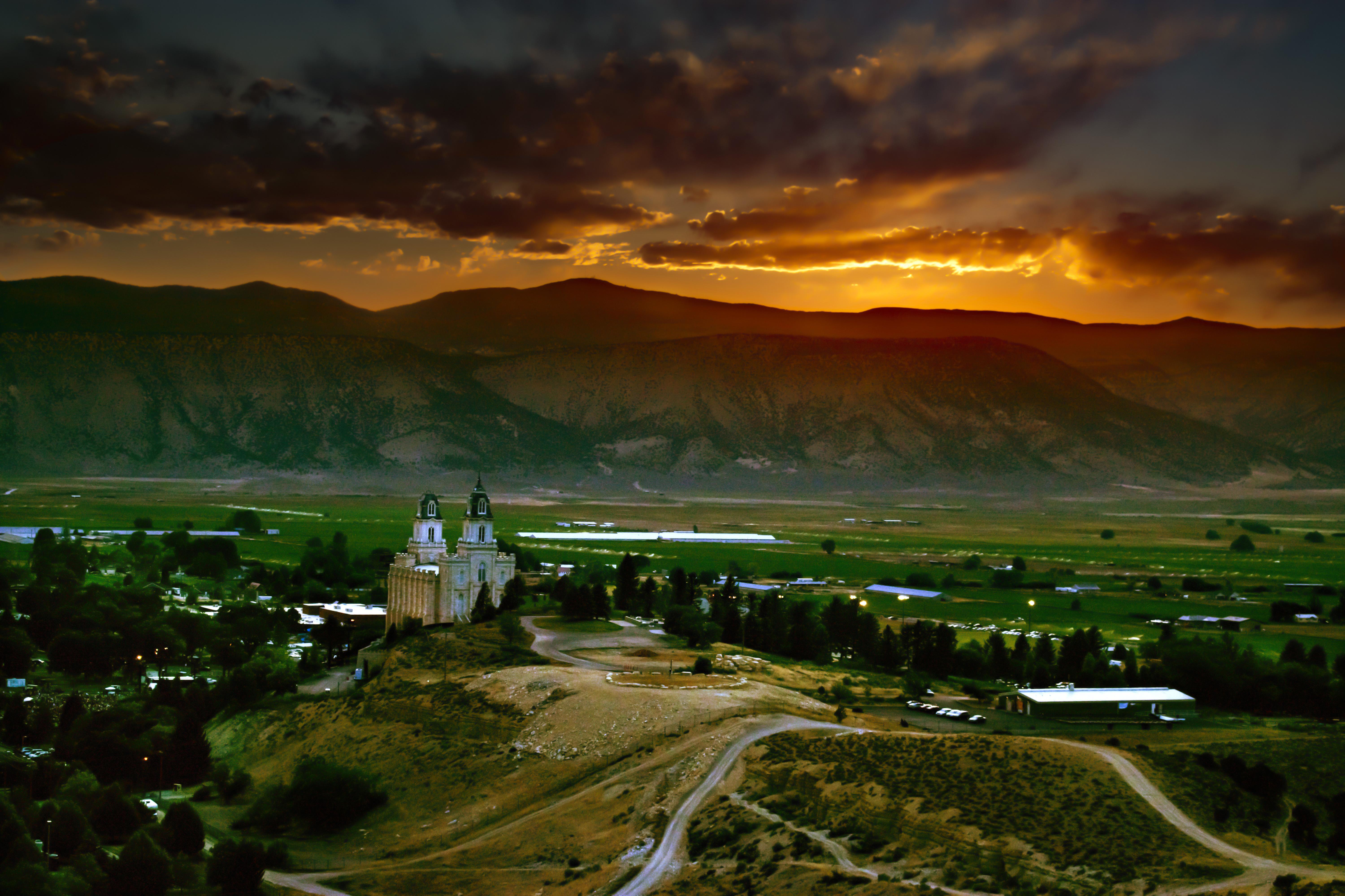 Picture I took in Manti, Utah [edit] [color] [newbie] r