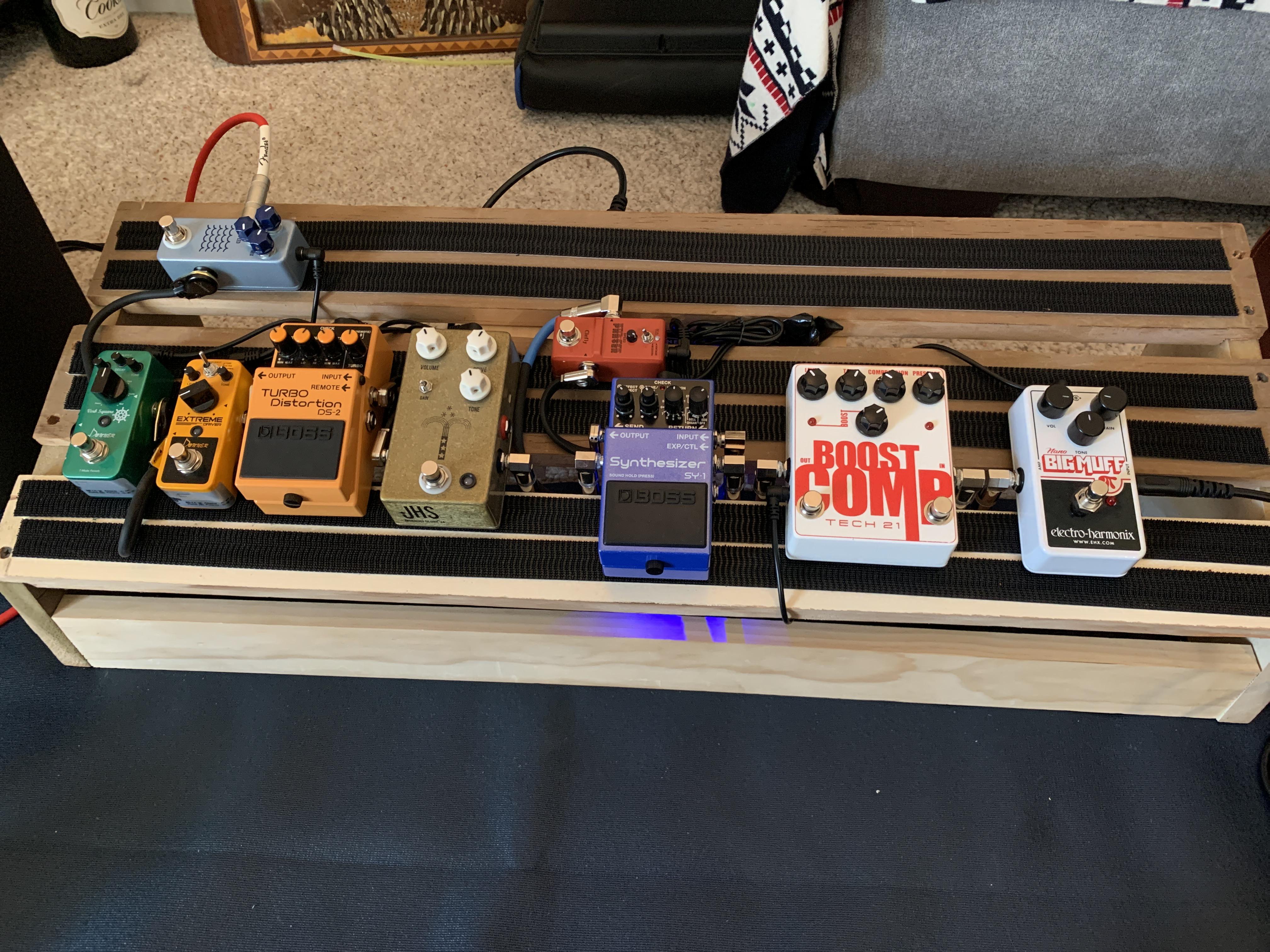 DIY Pedalboard some old shelving and 3m Velcro tape (signal chain in