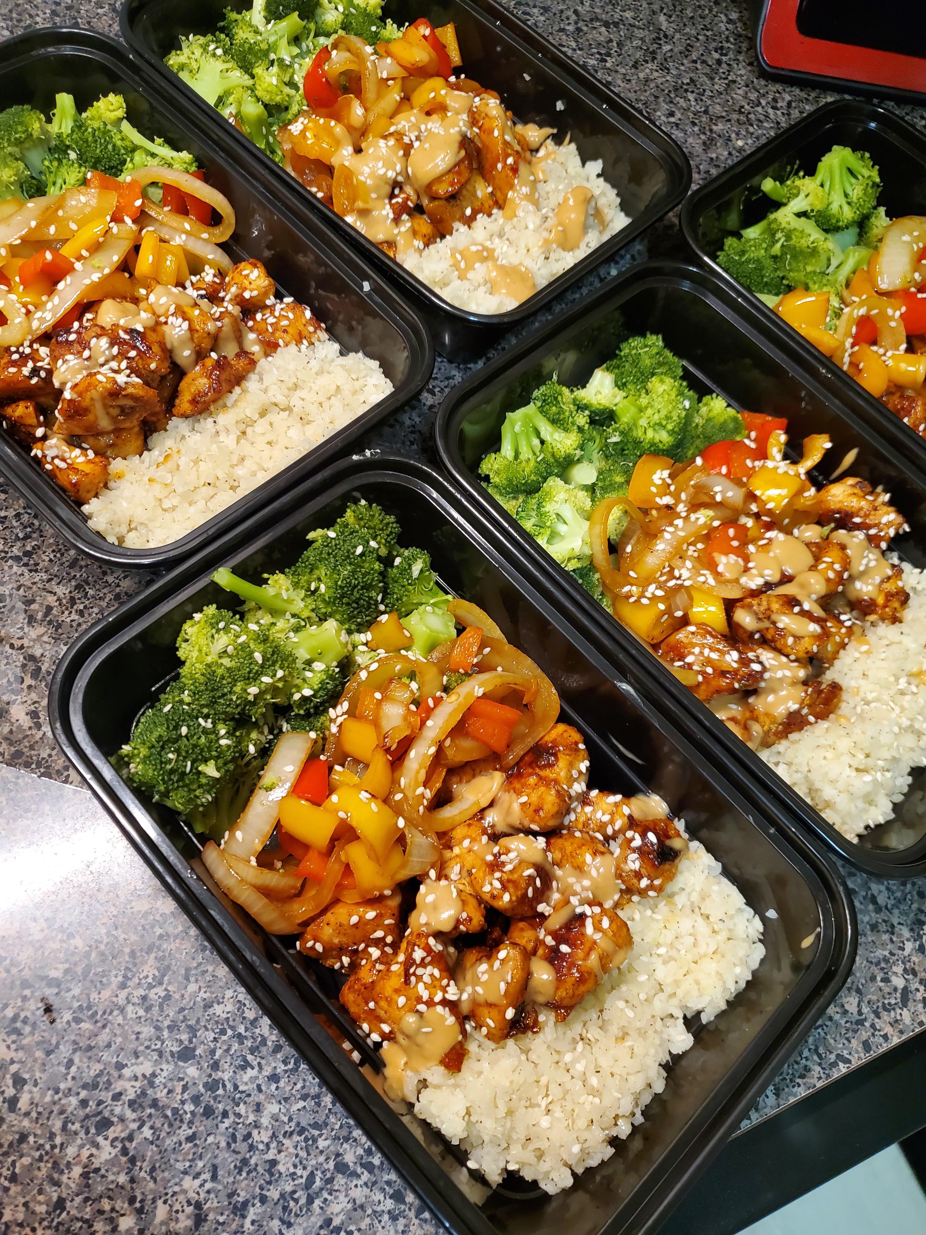 Thai Chicken meal prep bowls with Peanut Sauce r/MealPrepSunday